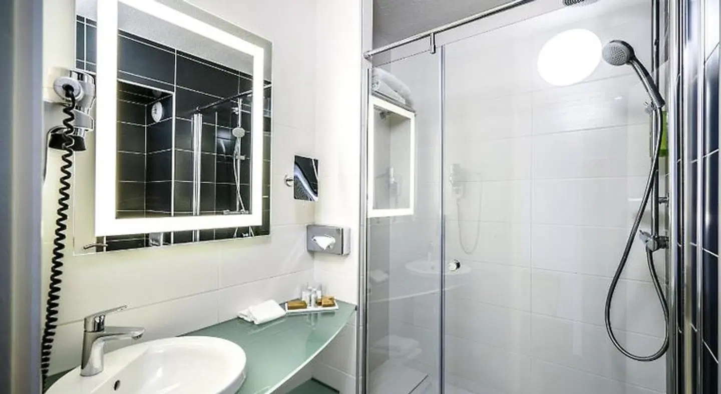 Hotel Saphir Badezimmer
