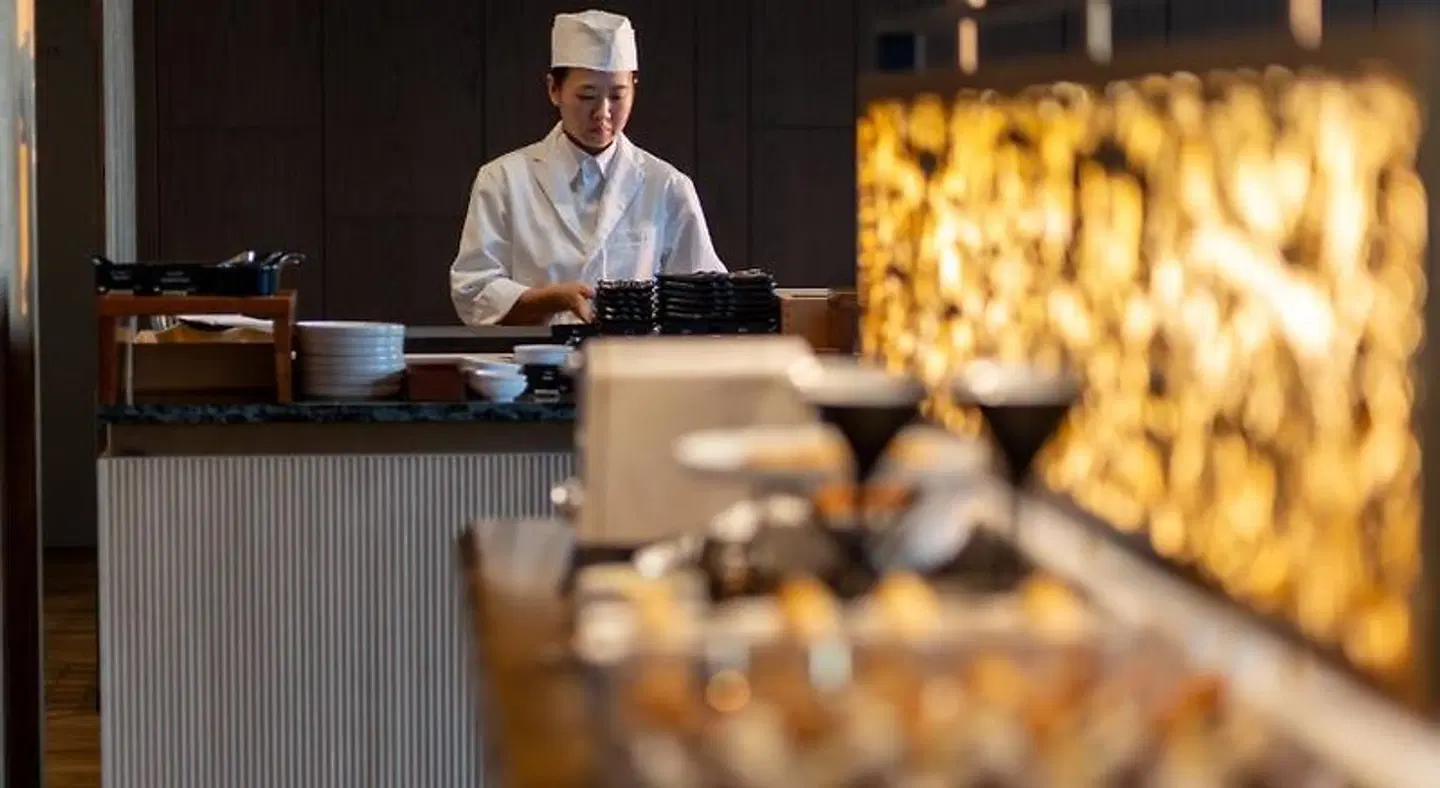 Centara Grand Hotel Osaka PEOPLE
