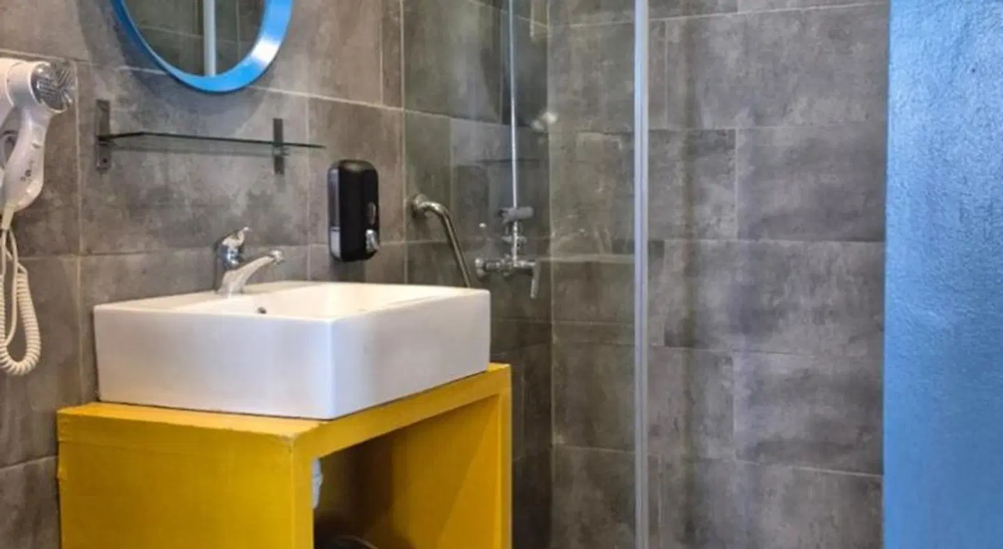 SuiteLoc Apparthotel Badezimmer