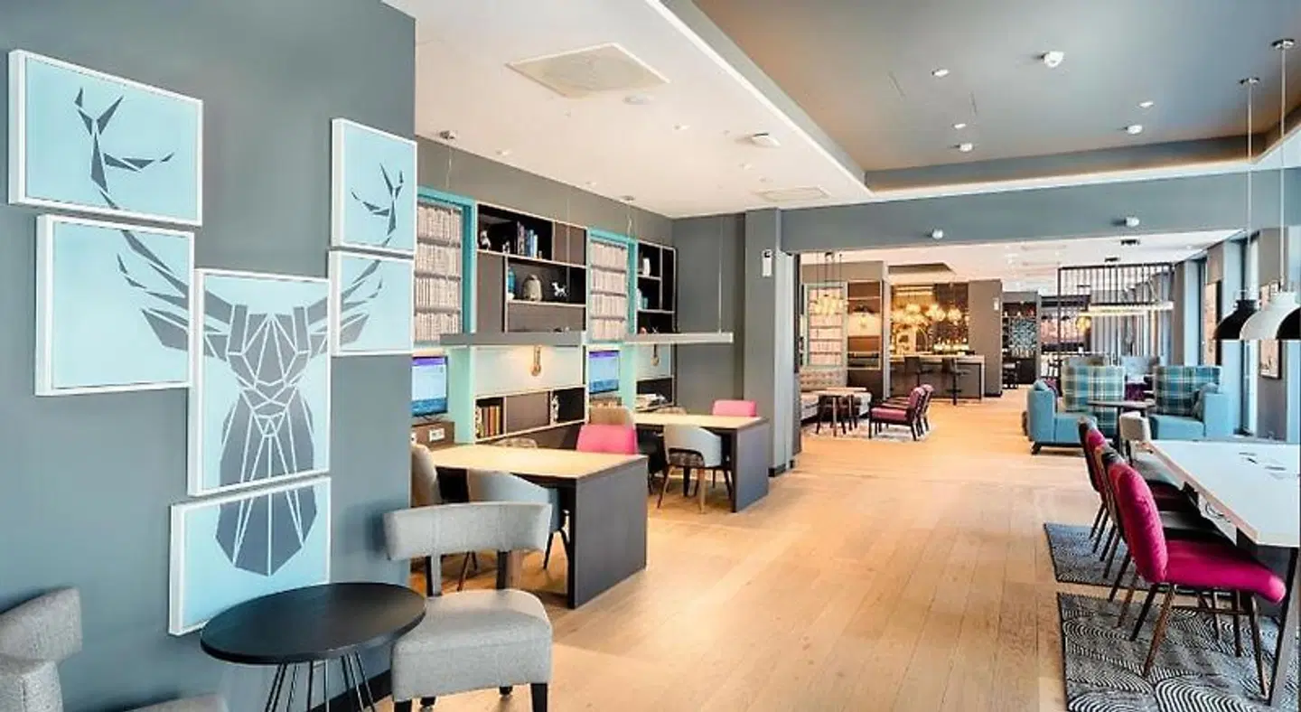 Premier Inn Darmstadt City Centre Bar