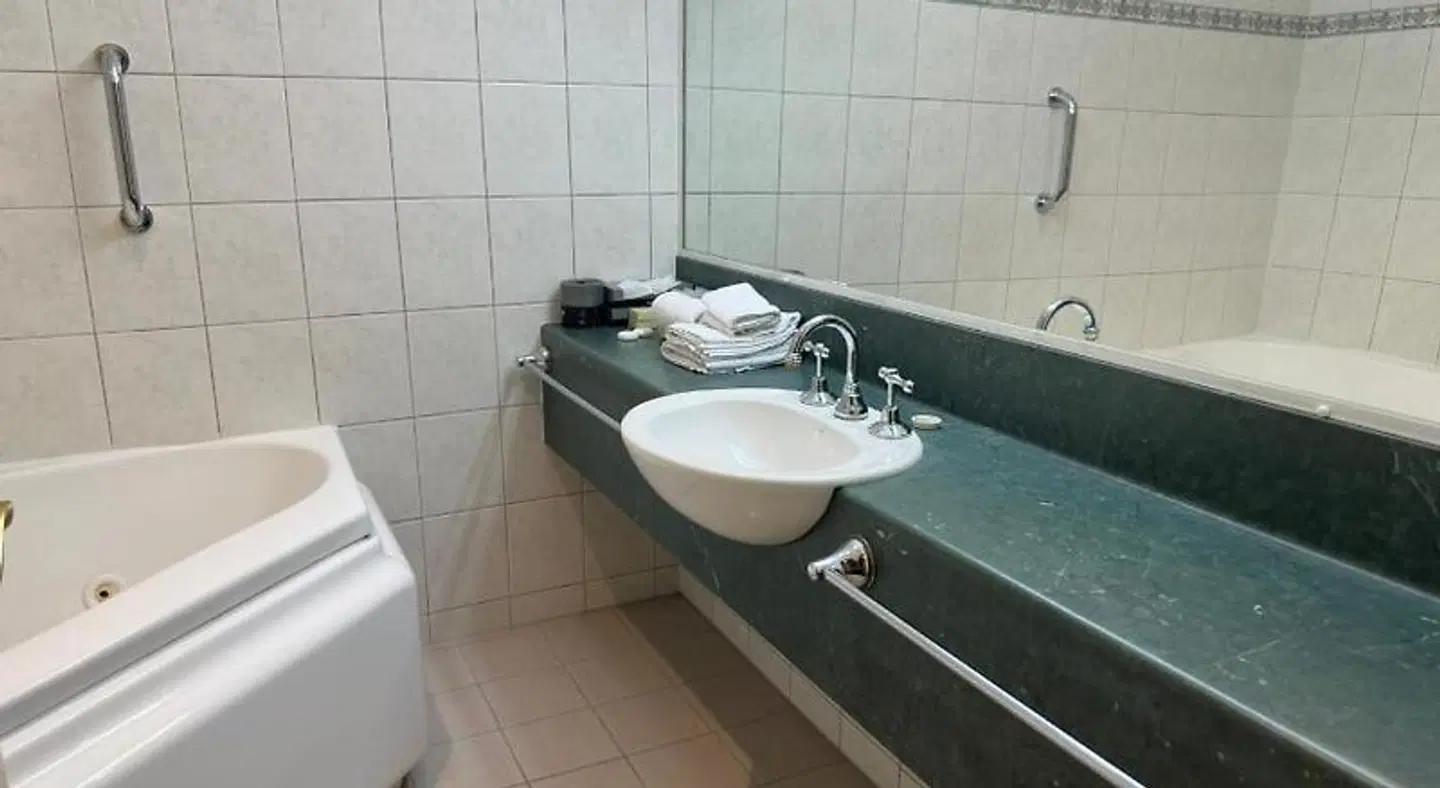 Best Western Crystal Inn Badezimmer