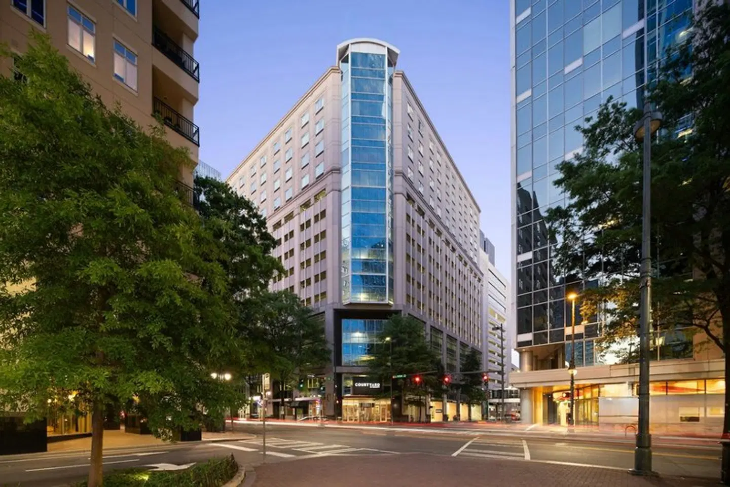 Courtyard by Marriott Charlotte City Center EXTERIOR