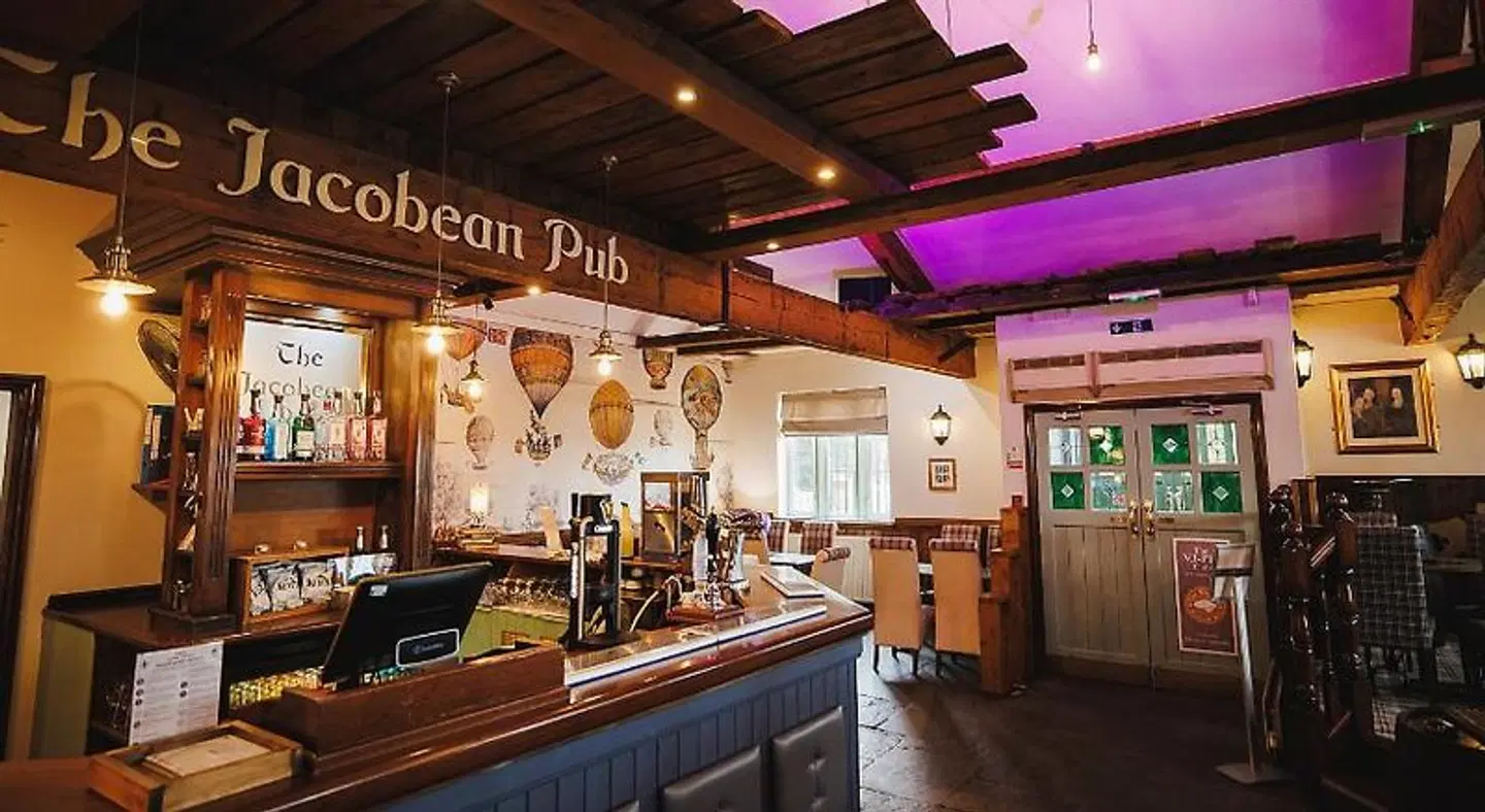 Rogerthorpe Manor Hotel Bar