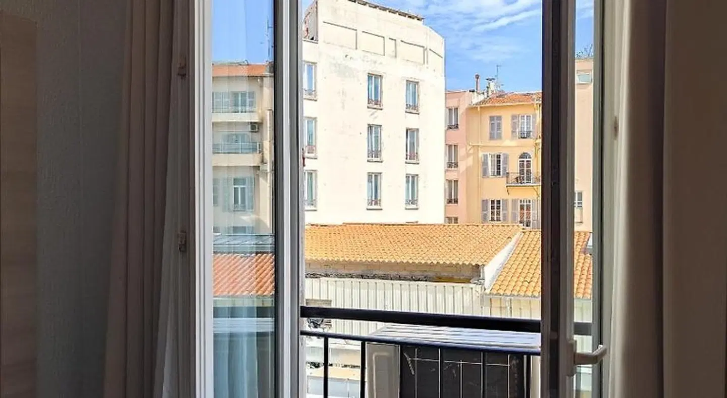 Helvétique EXTERIOR