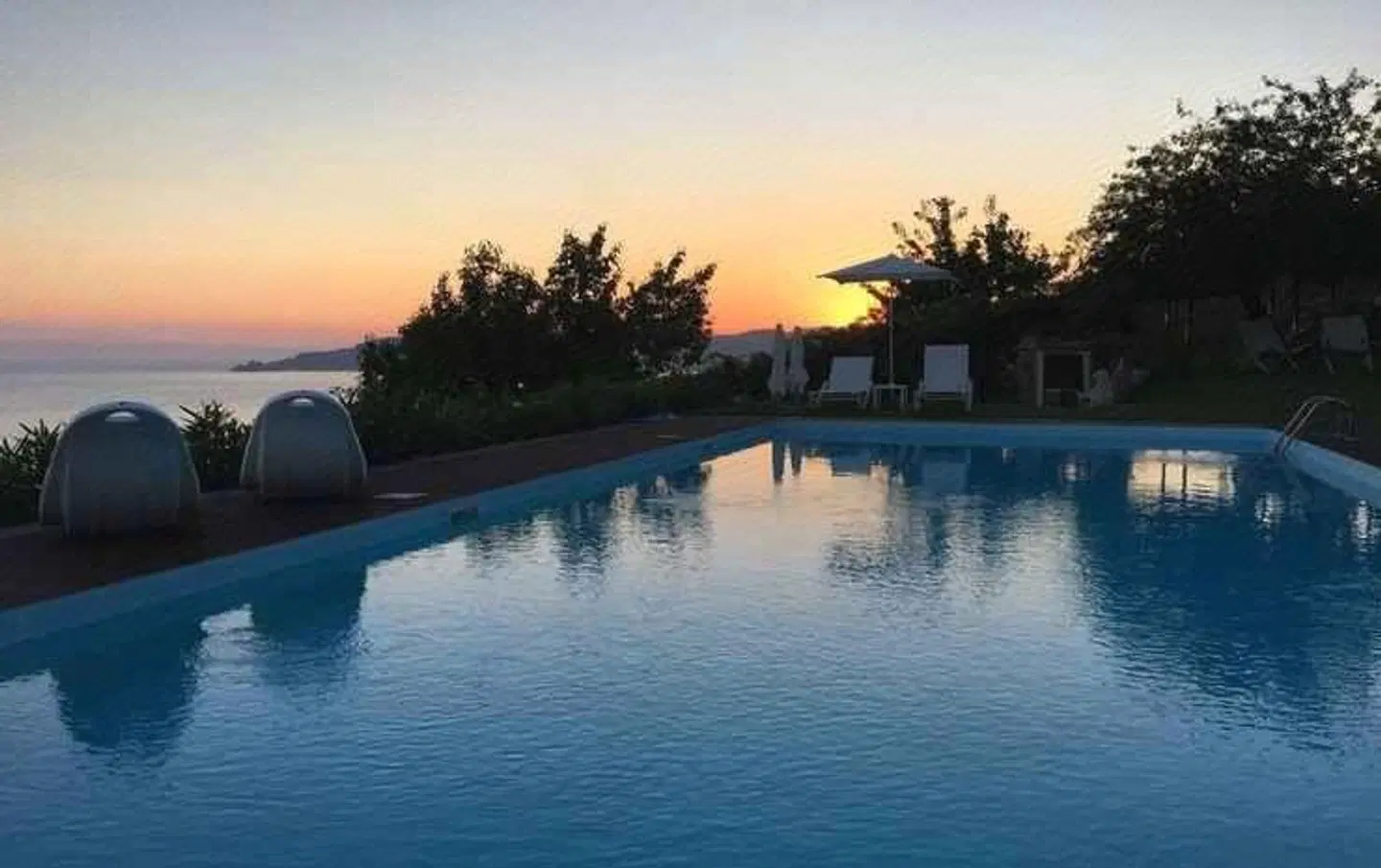 Villa Riviera Resort OUTDOOR_POOL