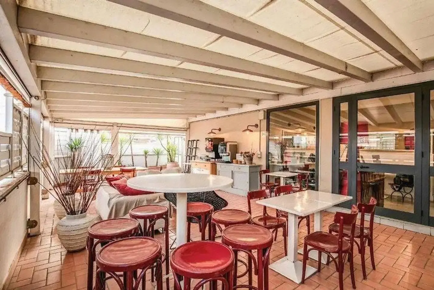 City Guest House Bar