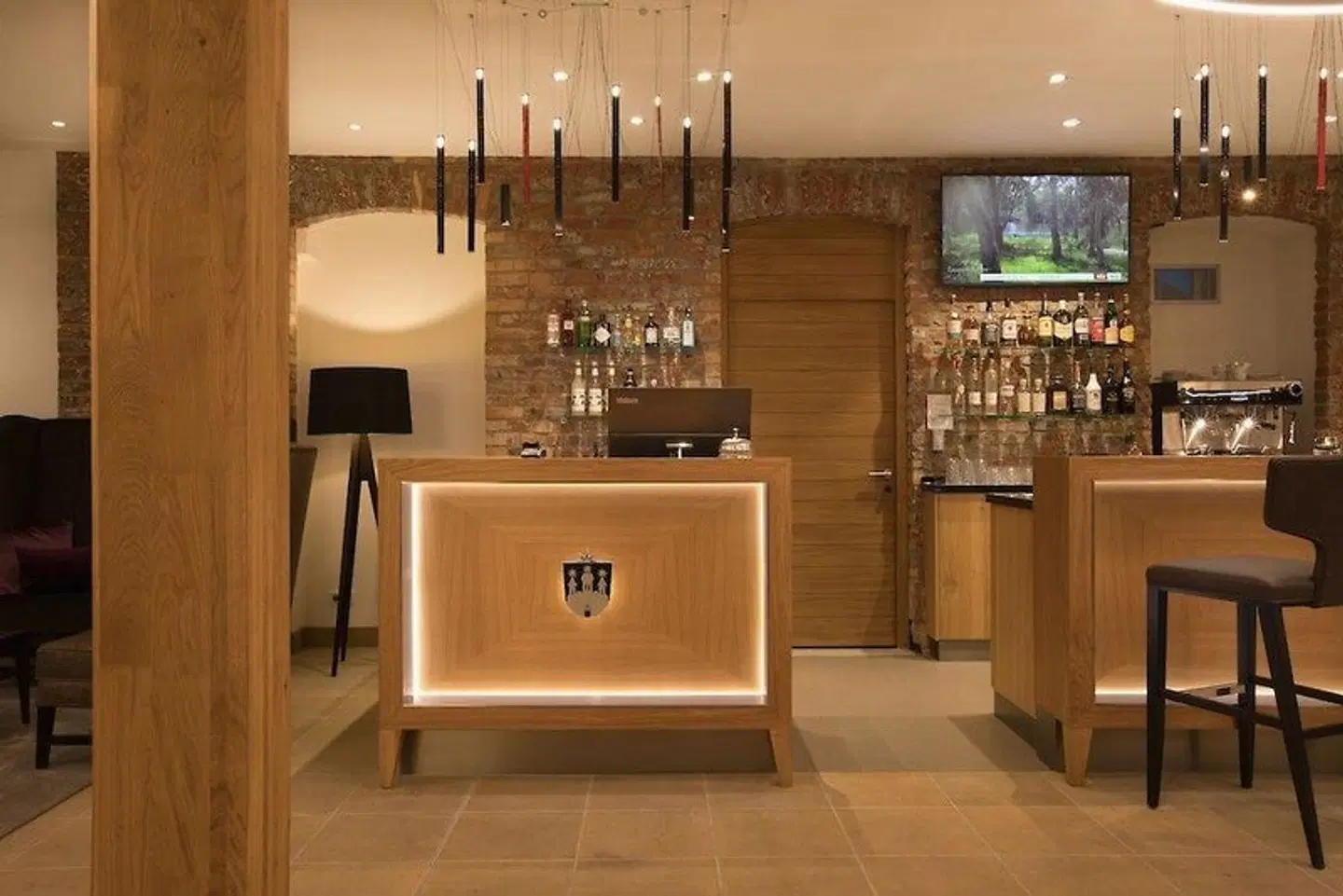 Hotel Brunnenhaus Schloss Landau Bar