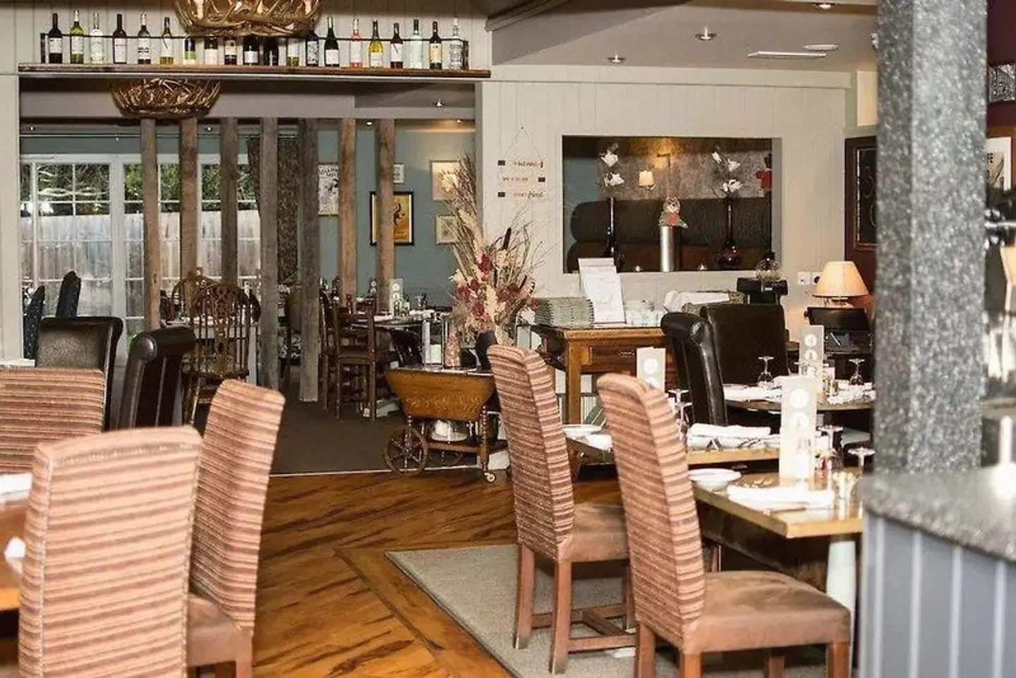 The Dewdrop Inn Bar