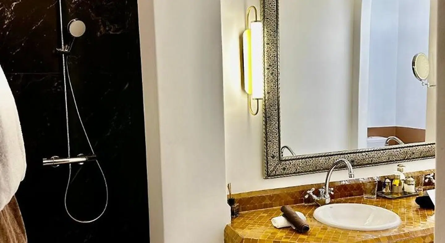 Riad Claire Fontaine Badezimmer