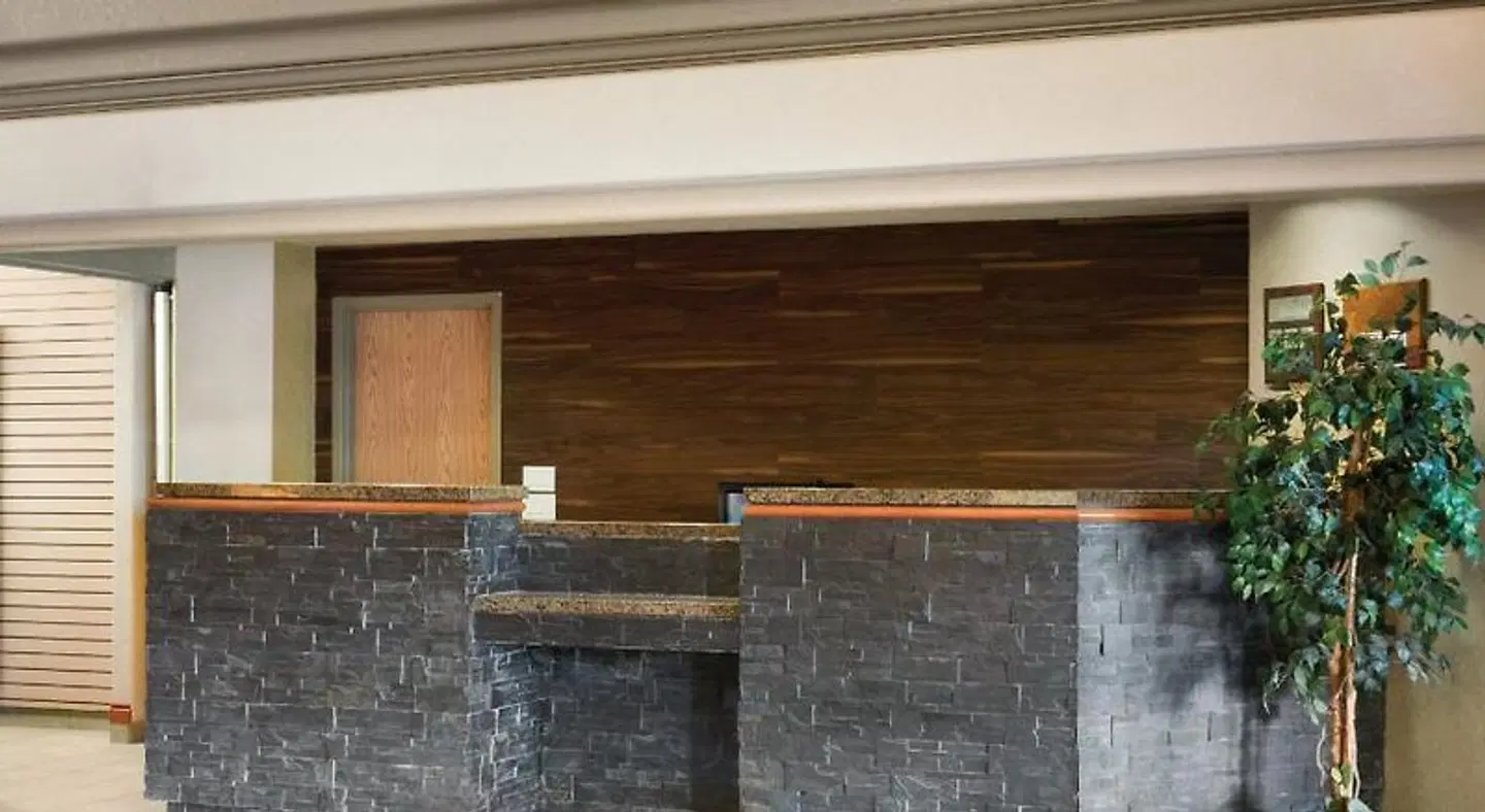 Prairie Crest Hotel Calgary LOUNGE_LOBBY