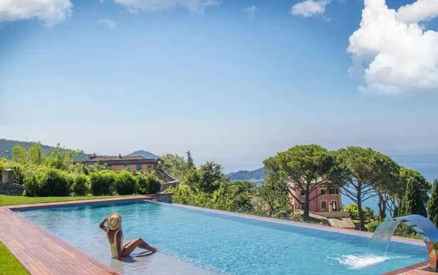 Villa Riviera Resort OUTDOOR_POOL