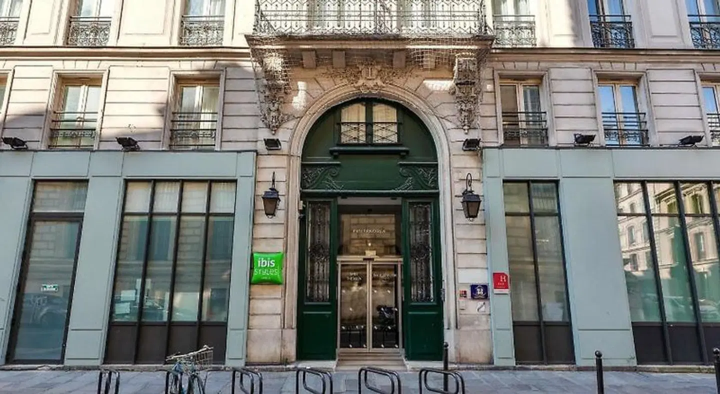 ibis Styles Paris République EXTERIOR