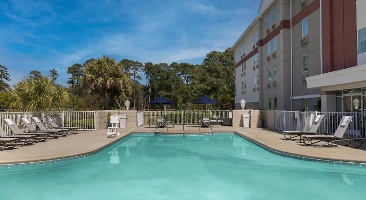 Holiday Inn Express Myrtle Beach-Broadway@The Bch by IHG OUTDOOR_POOL