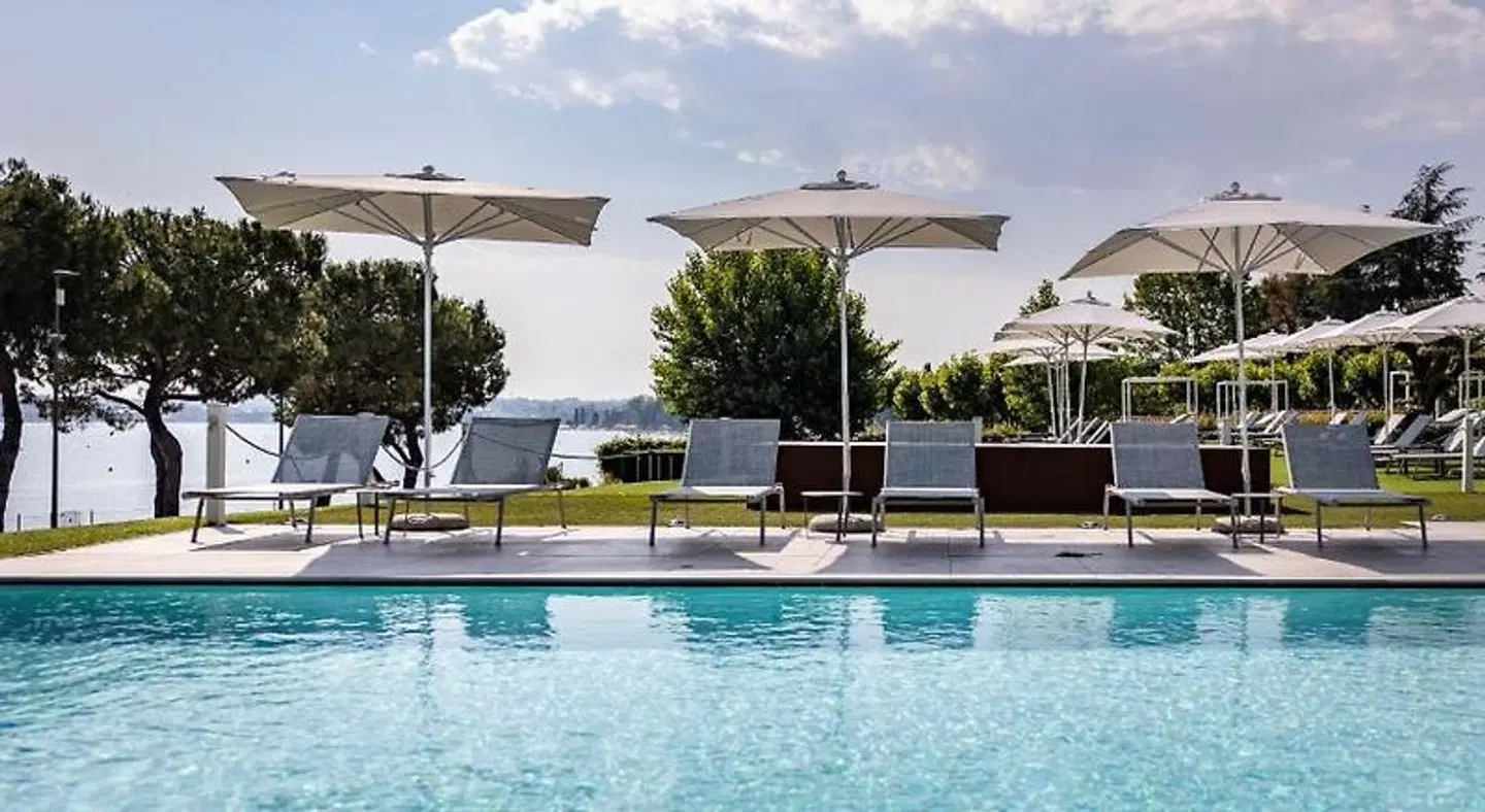 Vision Hotel OUTDOOR_POOL