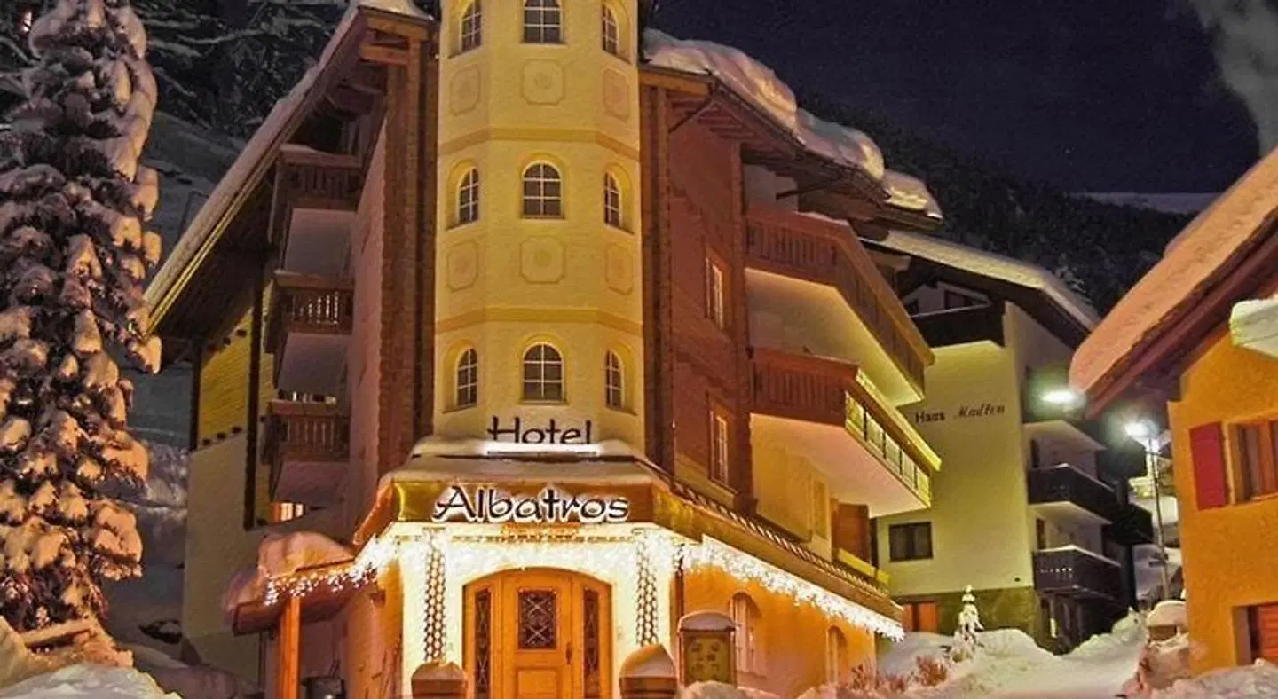 Albatros EXTERIOR