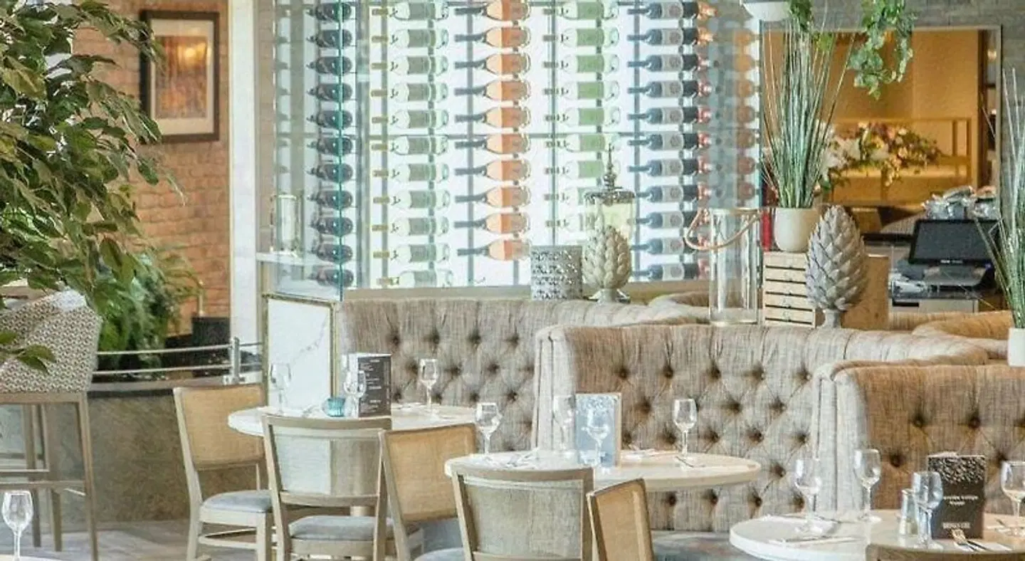 Riverside Lodge Hotel Restaurant