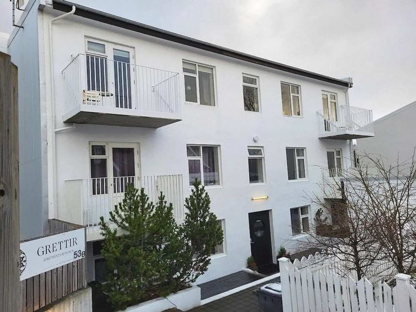 Astro Apartments EXTERIOR