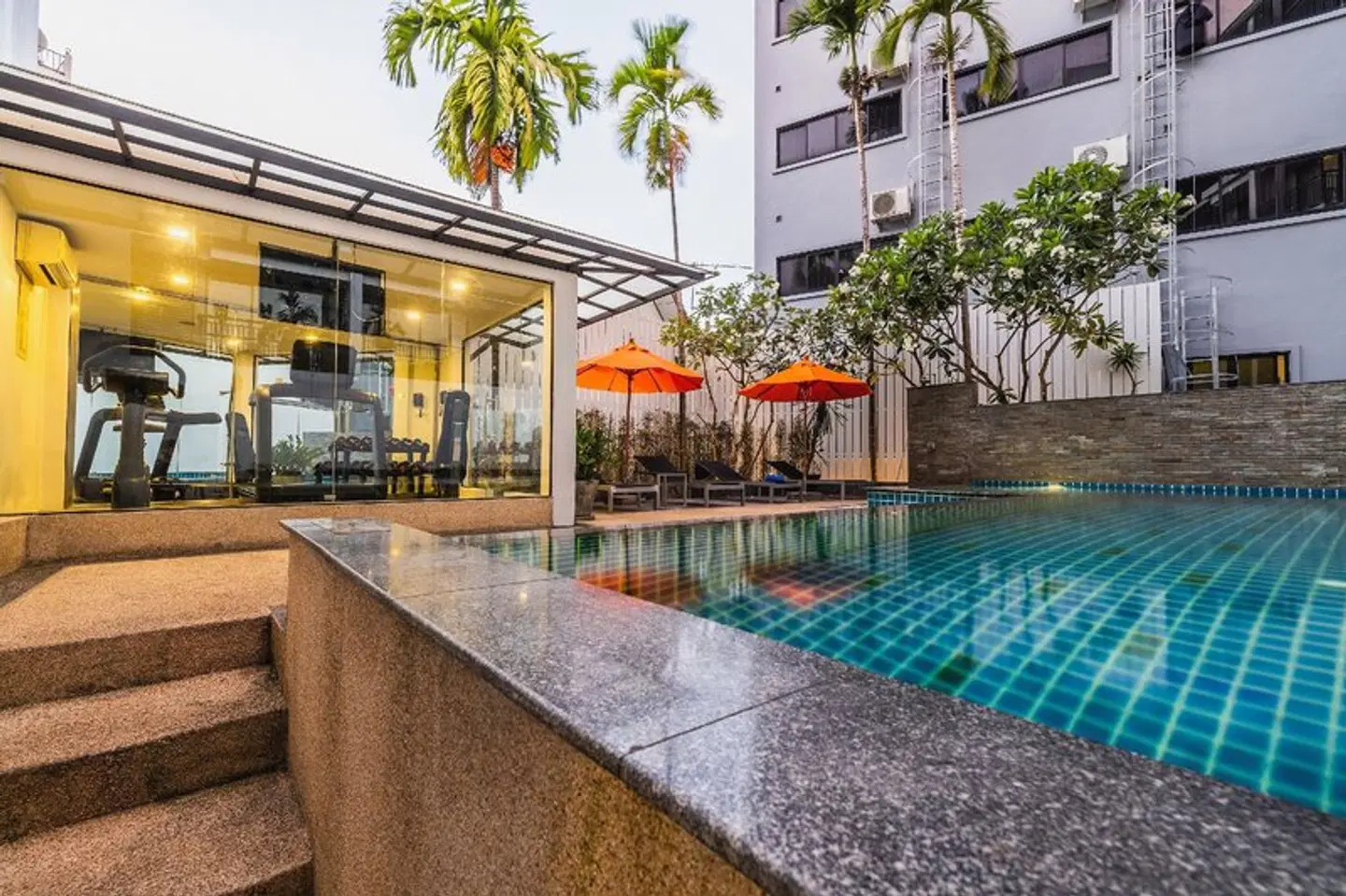 Citrus Patong Hotel by Compass Hospitality OUTDOOR_POOL