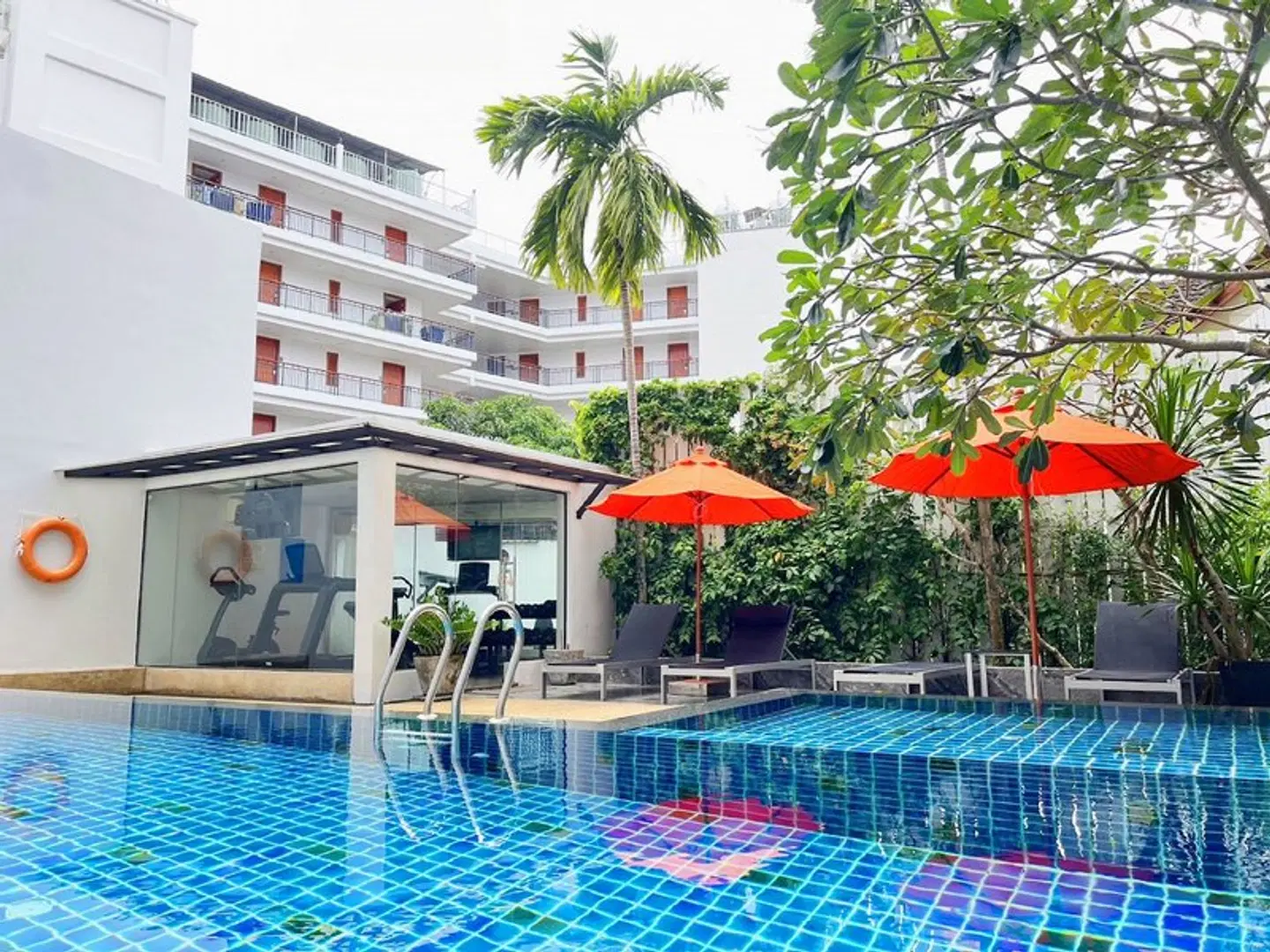 Citrus Patong Hotel by Compass Hospitality OUTDOOR_POOL