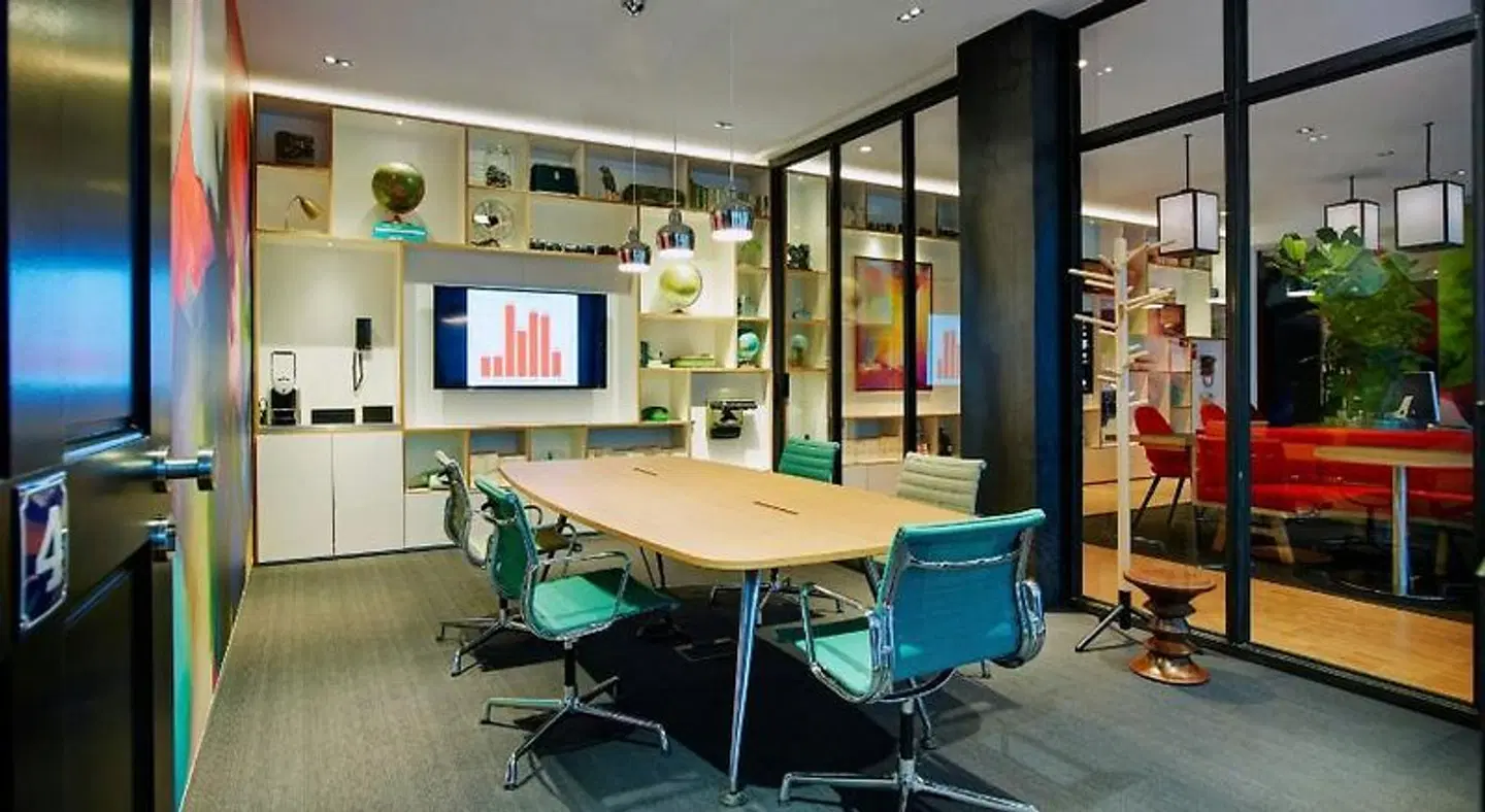 citizenM Amsterdam Schiphol Airport Bar