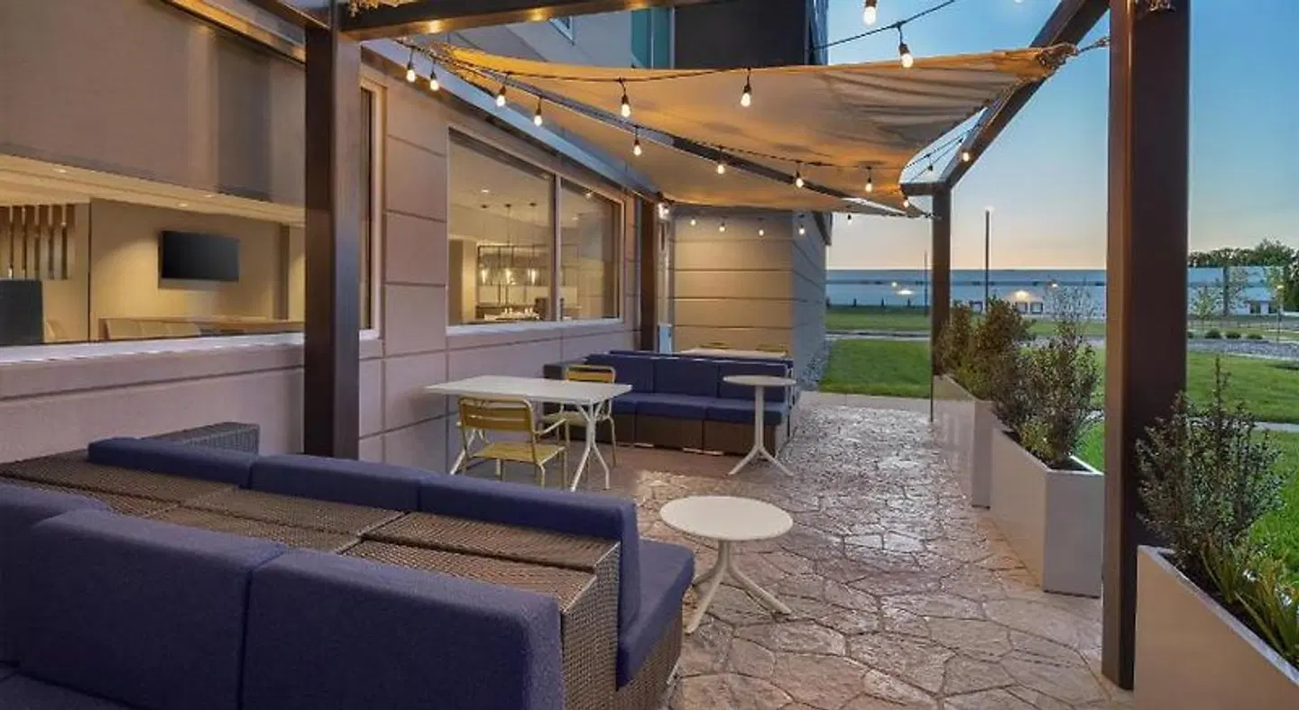 Home2 Suites By Hilton Burlington Terrasse