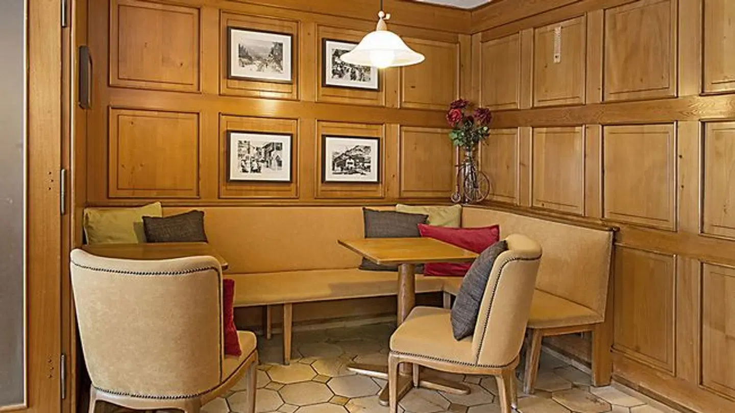 Alpina LOUNGE_LOBBY