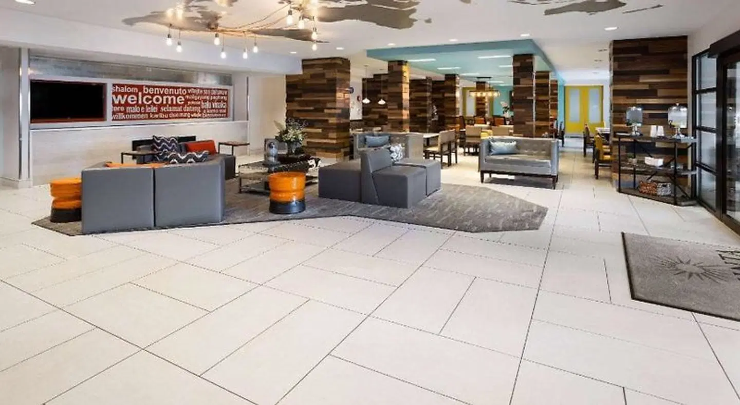 La Quinta Inn & Suites by Wyndham Atlanta Airport North LOUNGE_LOBBY