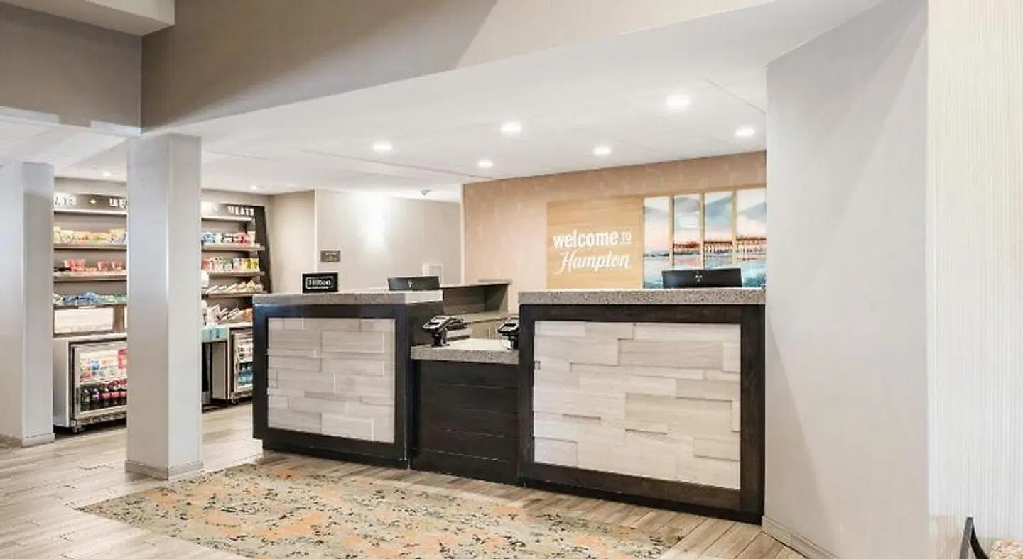 Hampton Inn Harbourgate LOUNGE_LOBBY