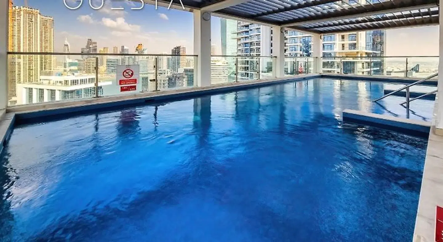 Millennium Atria Business Bay Hallenbad
