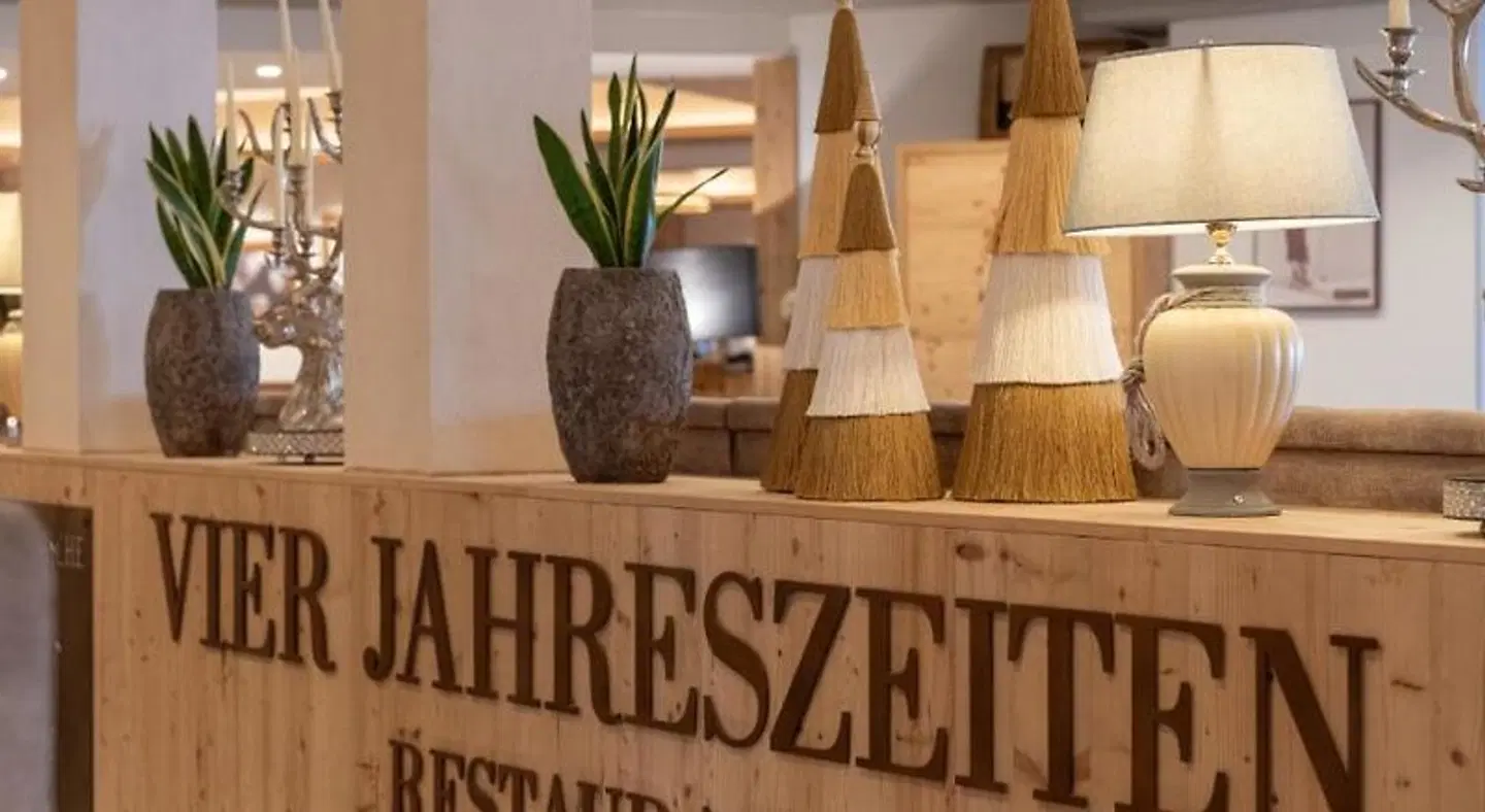 Vier Jahreszeiten LOUNGE_LOBBY