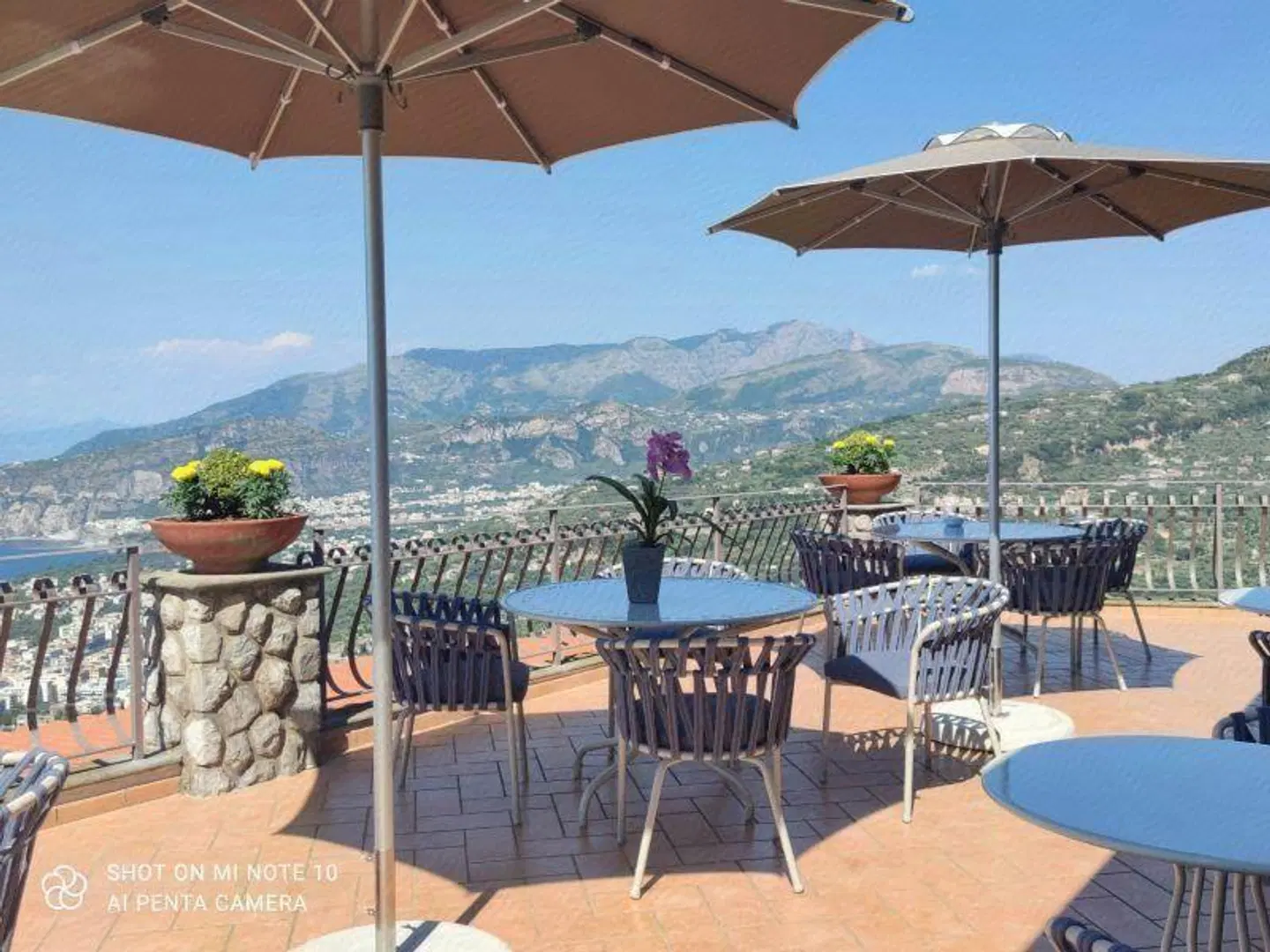 La Vue d'Or Terrasse