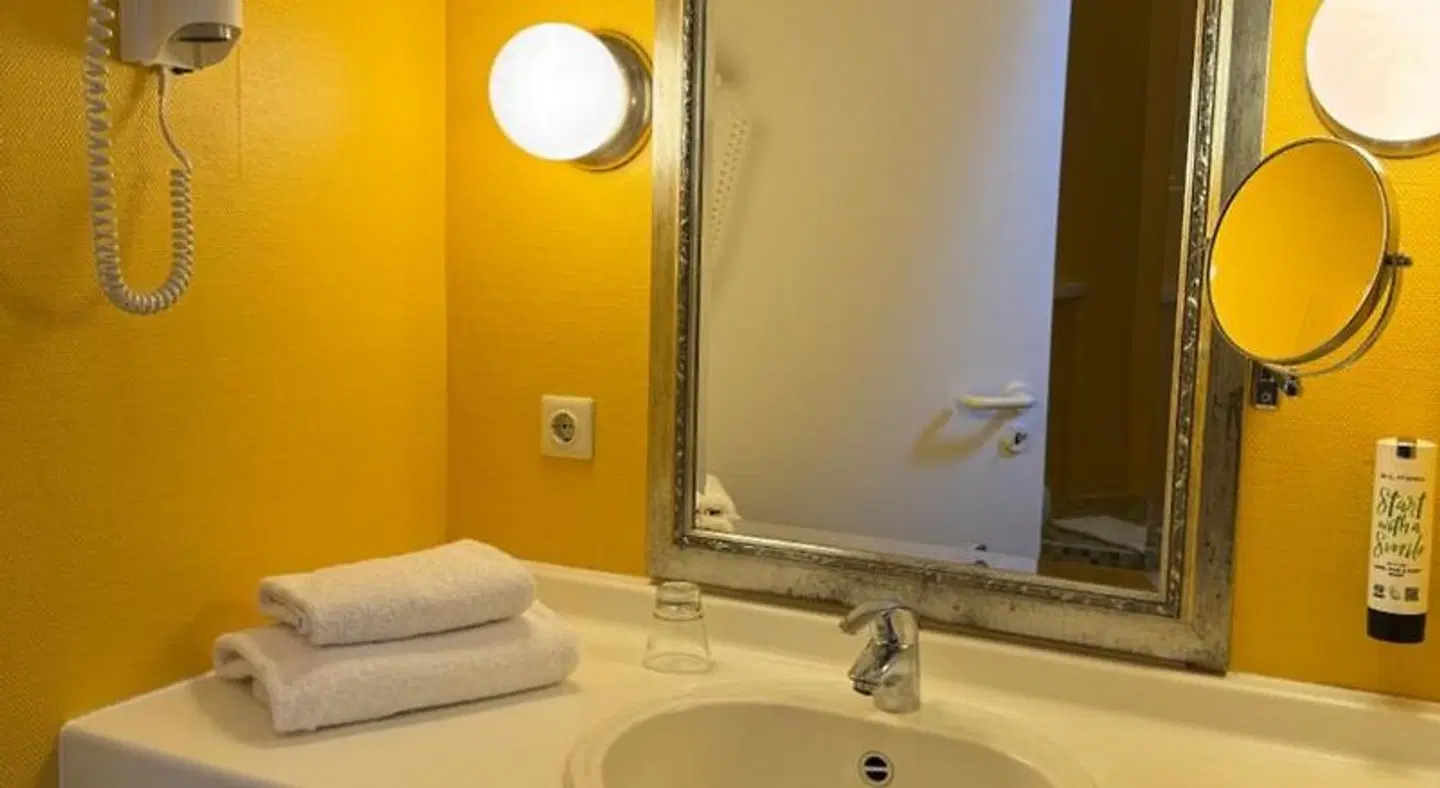 NP Hotel Schweriner Hof Badezimmer
