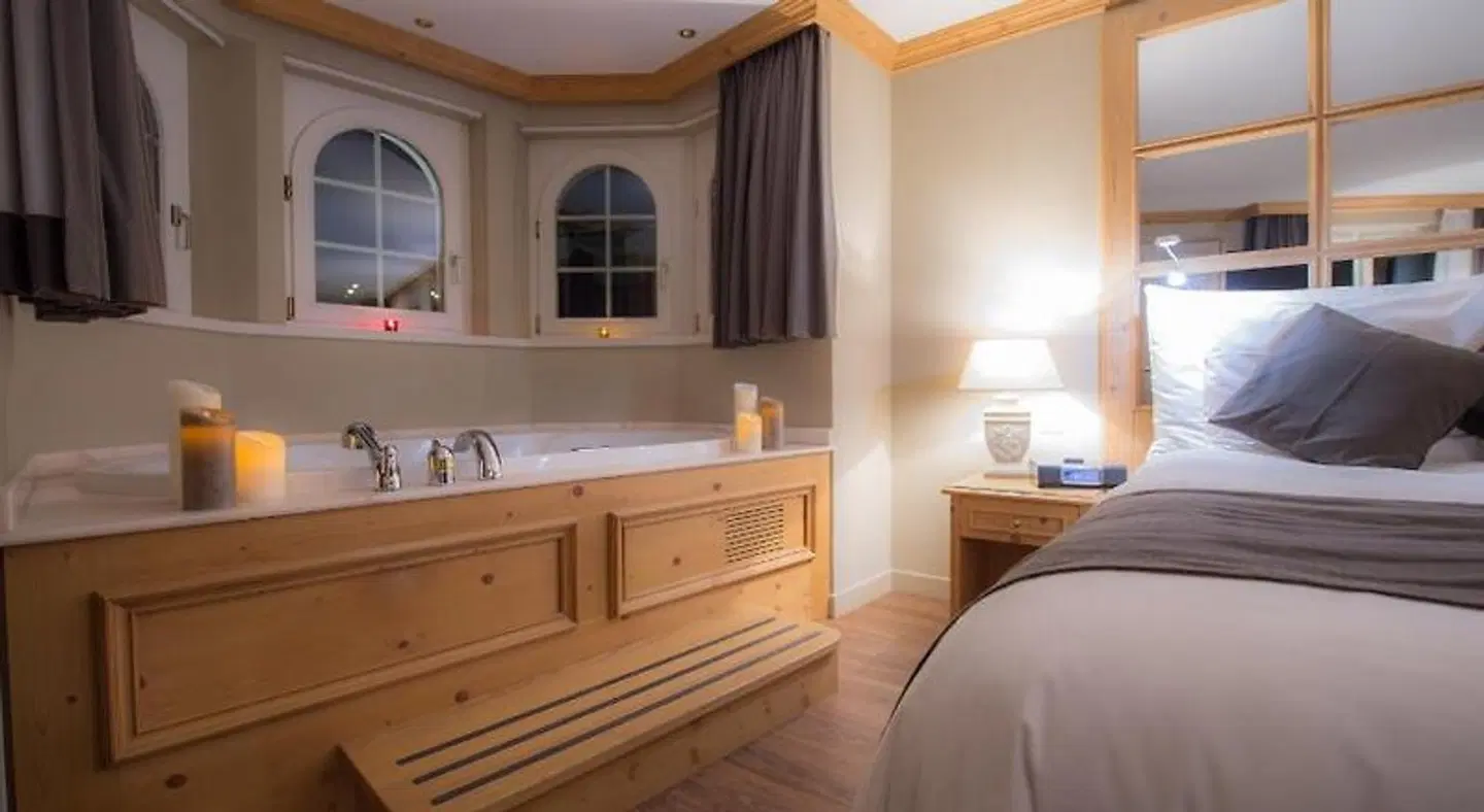 Albatros ROOM_EXAMPLE