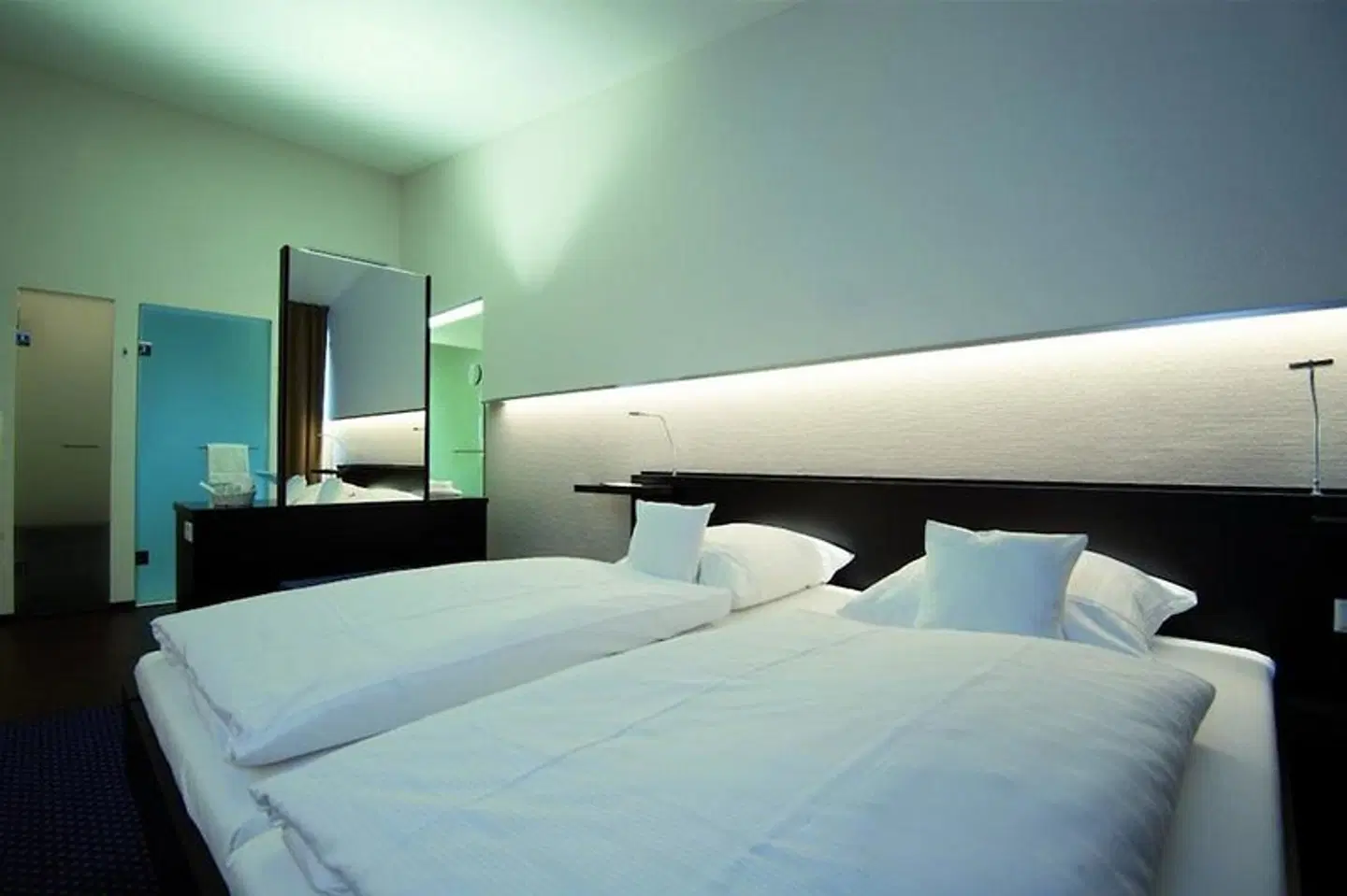 Victoria ROOM_EXAMPLE