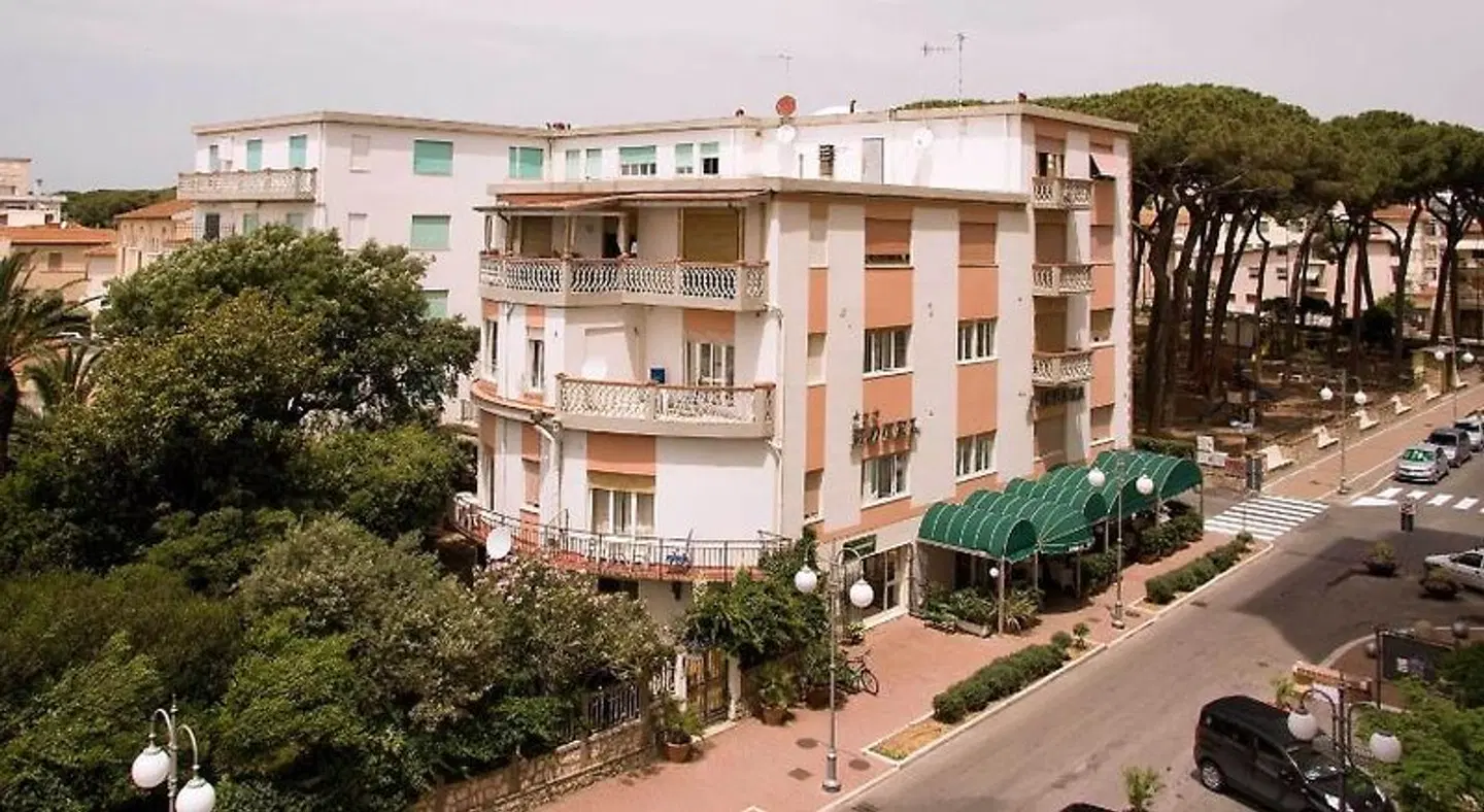 Ausonia EXTERIOR
