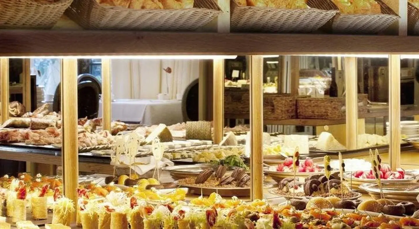 Majestic Residence Restaurant