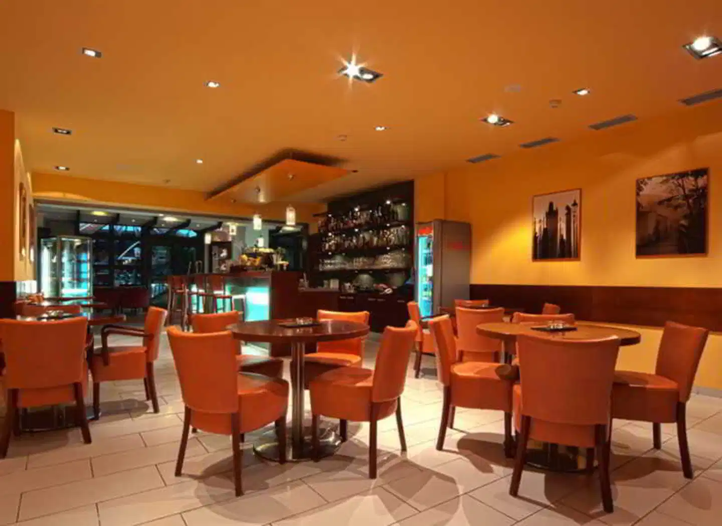 Globus Bar