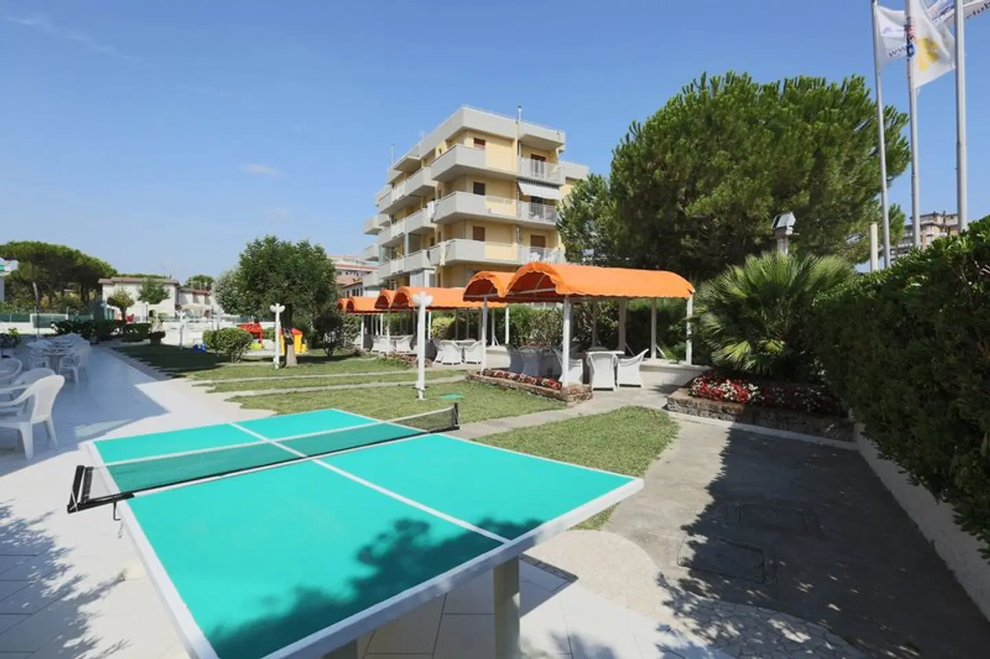 Family Hotel Marina Beach EXTERIOR