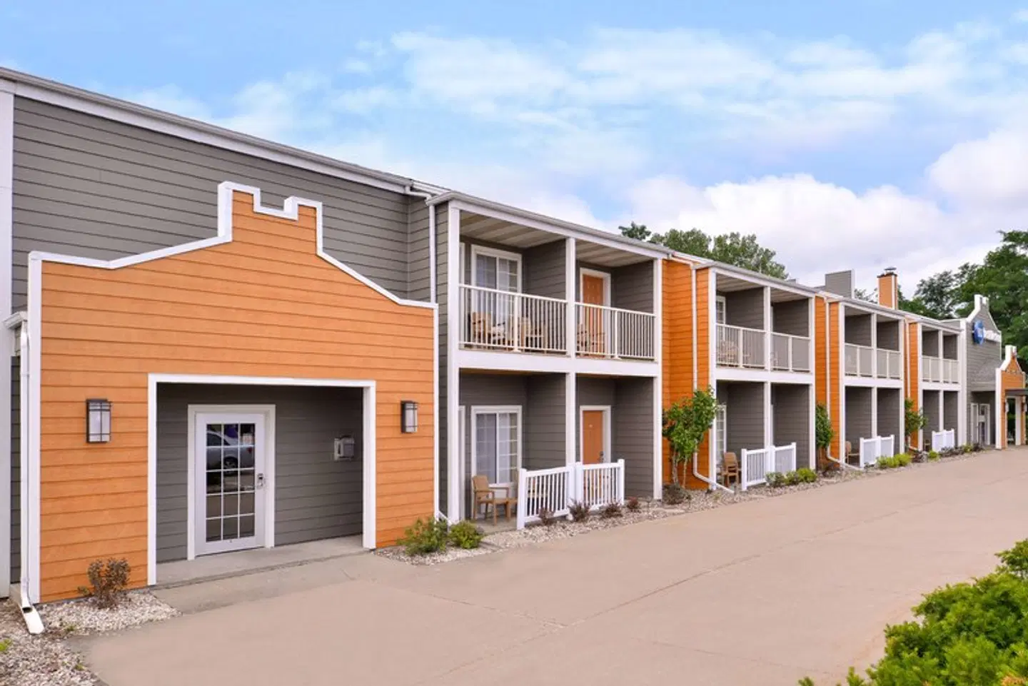 Best Western Designer Inn and Suites EXTERIOR