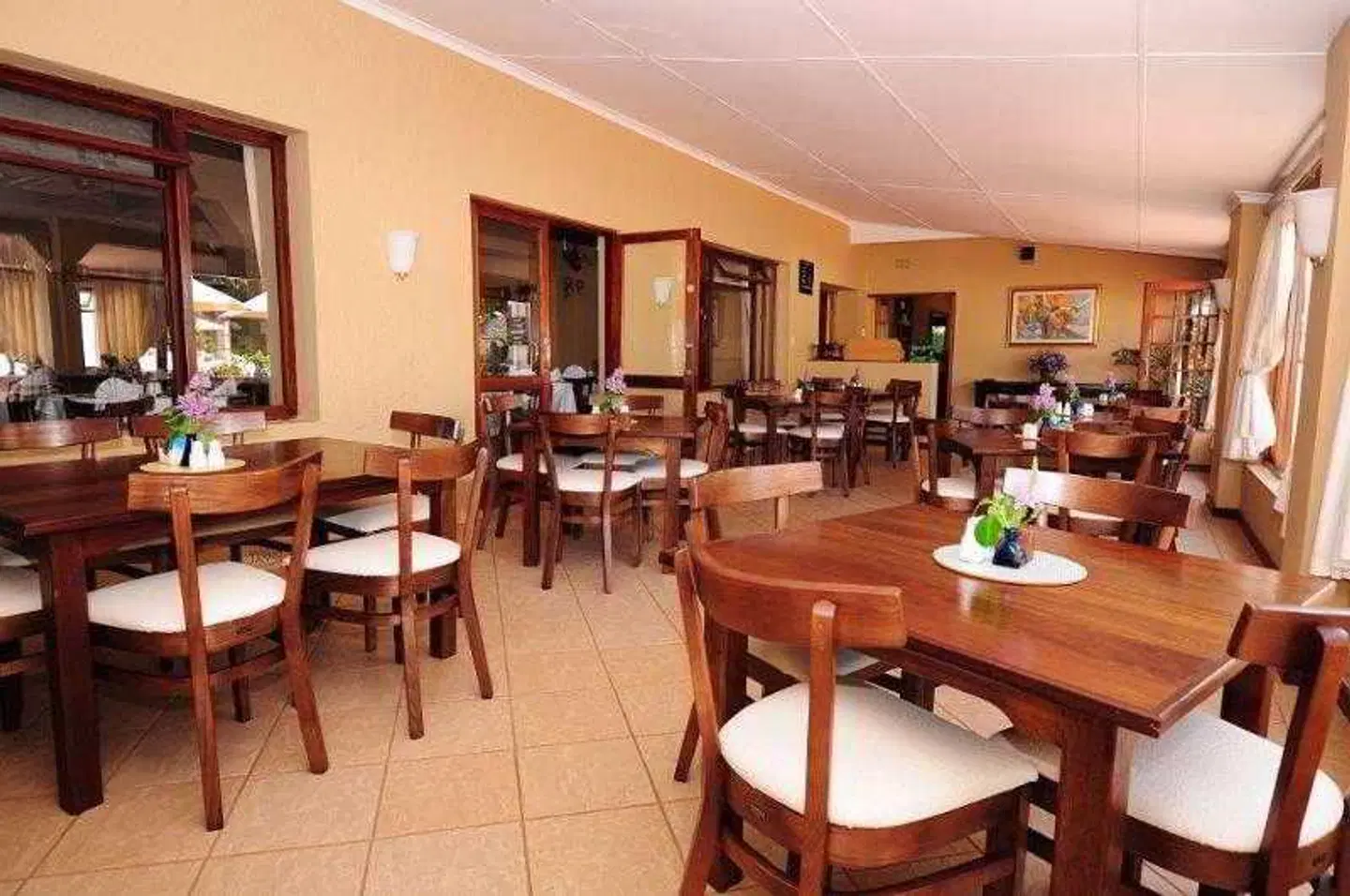 Eight Bells Mountain Inn Restaurant