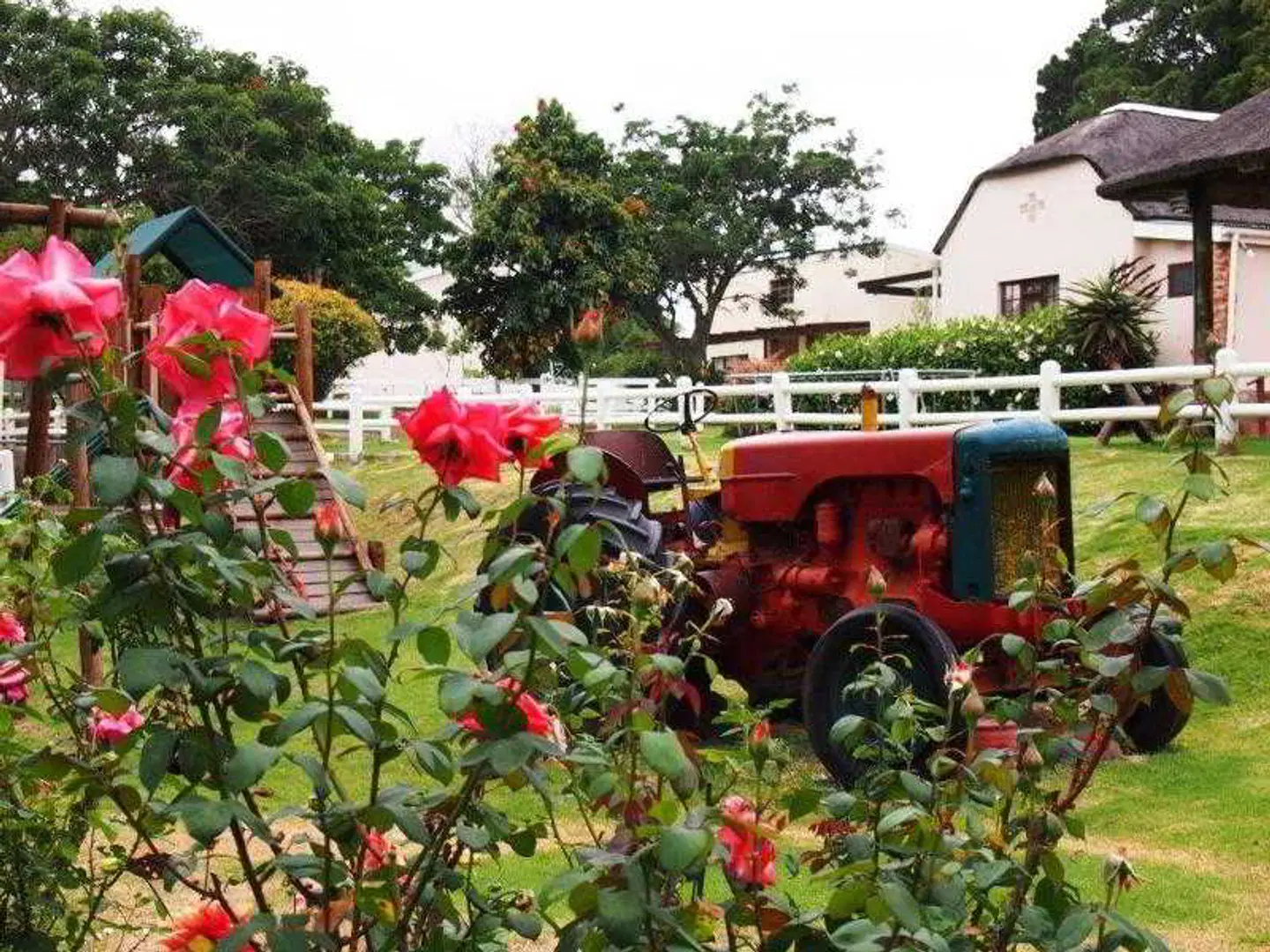 Eight Bells Mountain Inn EXTERIOR
