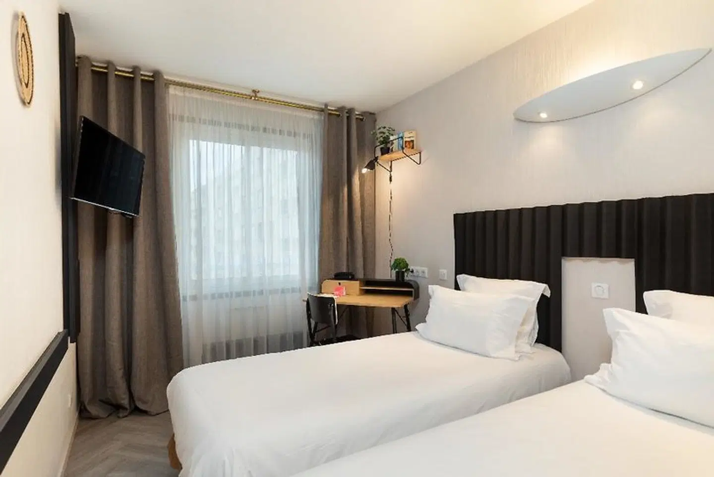 Chromatics Hotel ROOM_EXAMPLE