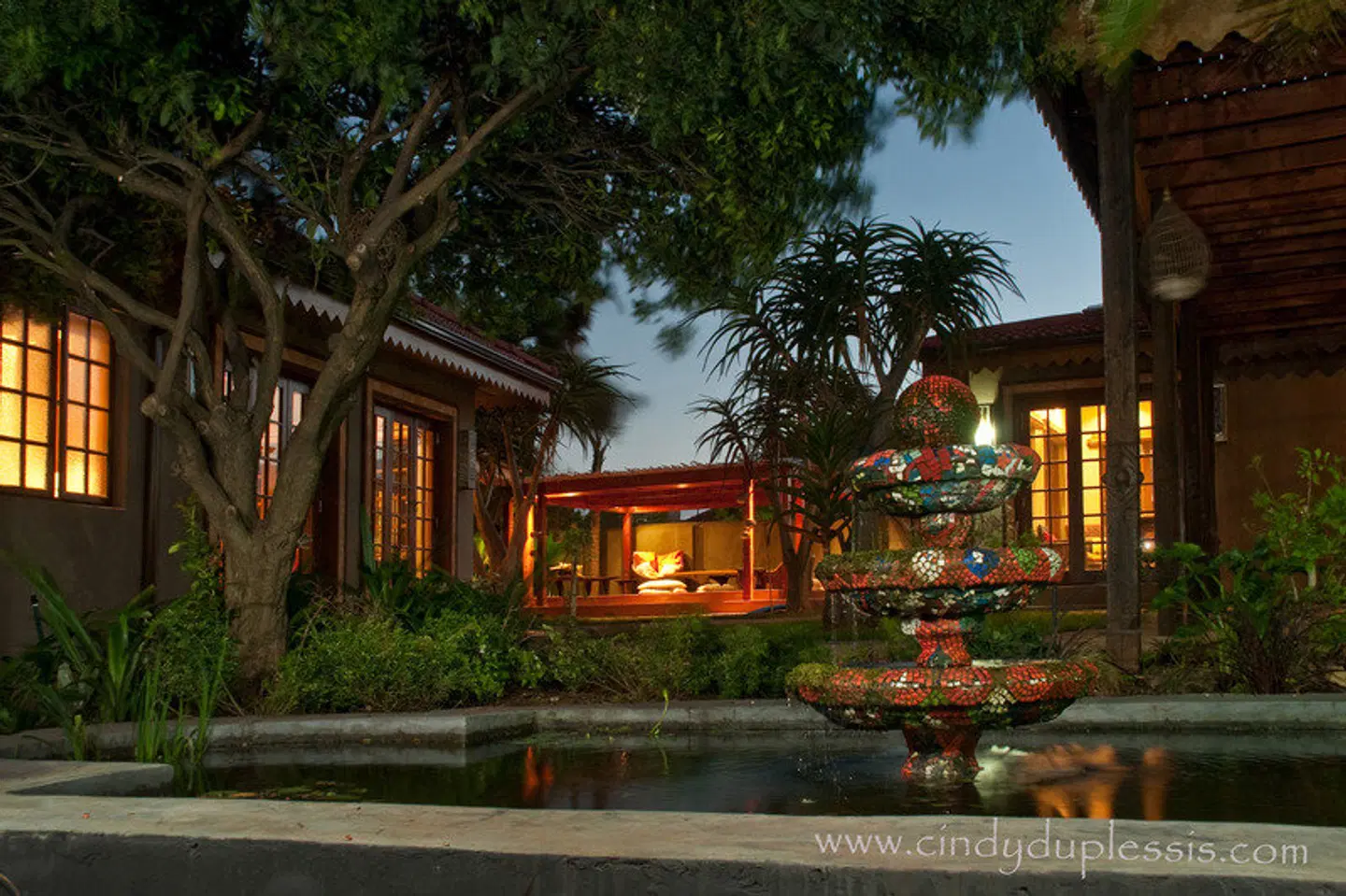 Singa Town Lodge EXTERIOR