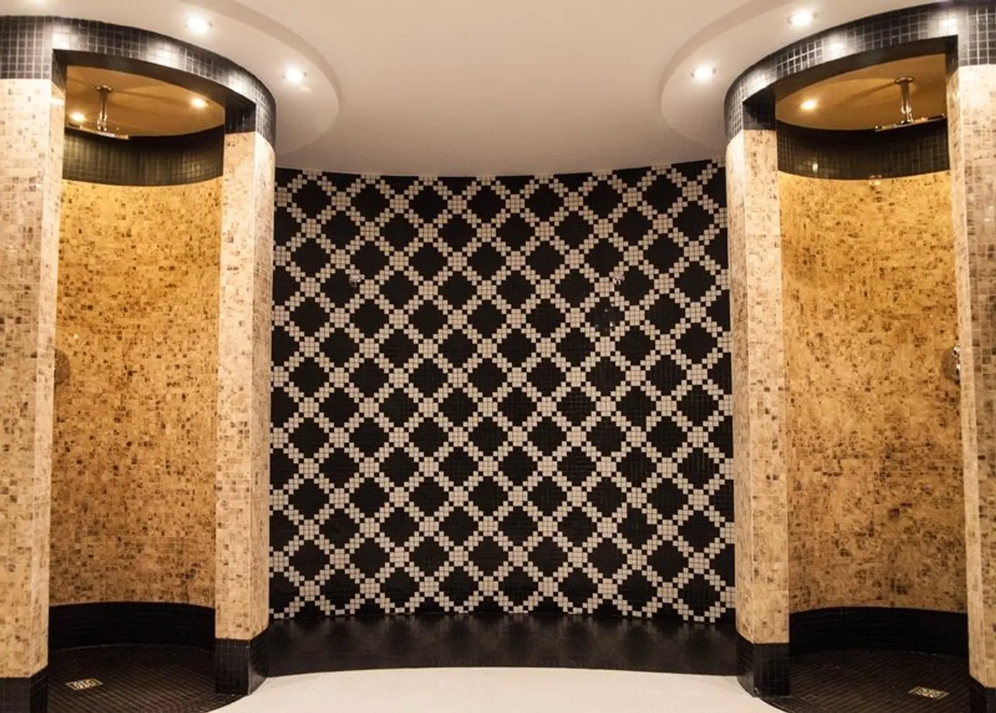 Hotel Dana Business & Conference Badezimmer