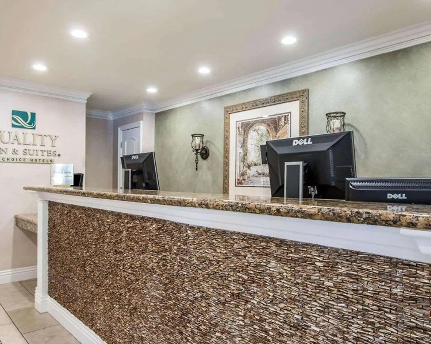 Quality Inn & Suites Anaheim Maingate LOUNGE_LOBBY