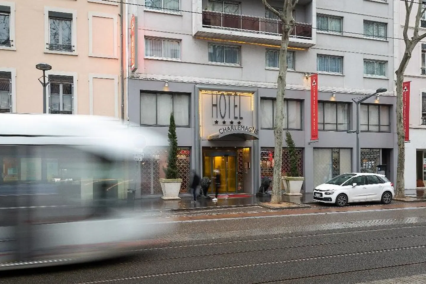 Hotel Charlemagne EXTERIOR
