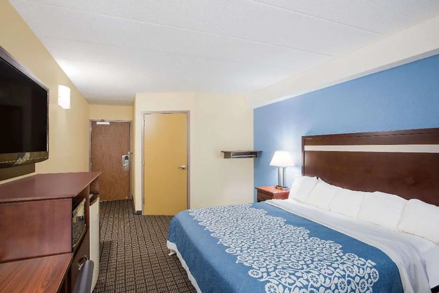 Days Inn by Wyndham New Haven ROOM_EXAMPLE