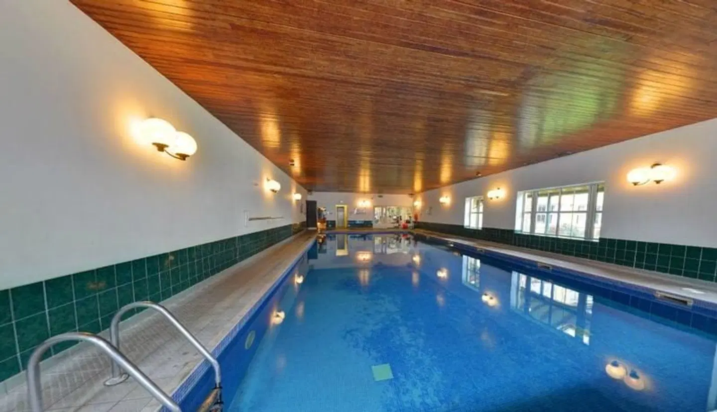 Dunraven Arms Hallenbad