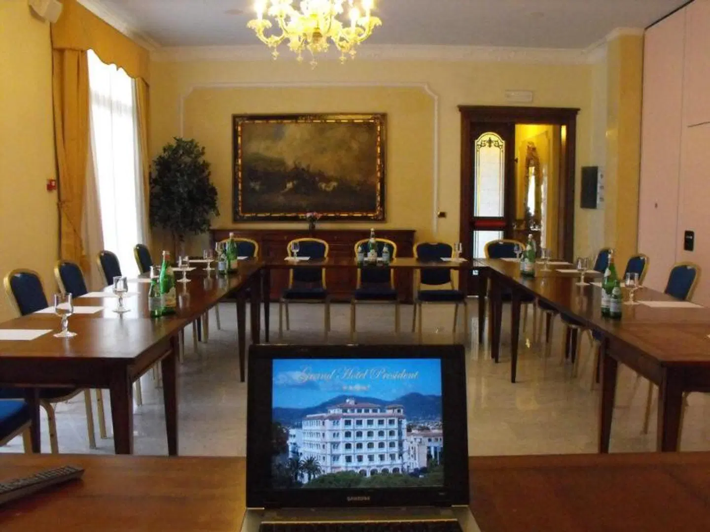 Grand Hotel President Restaurant