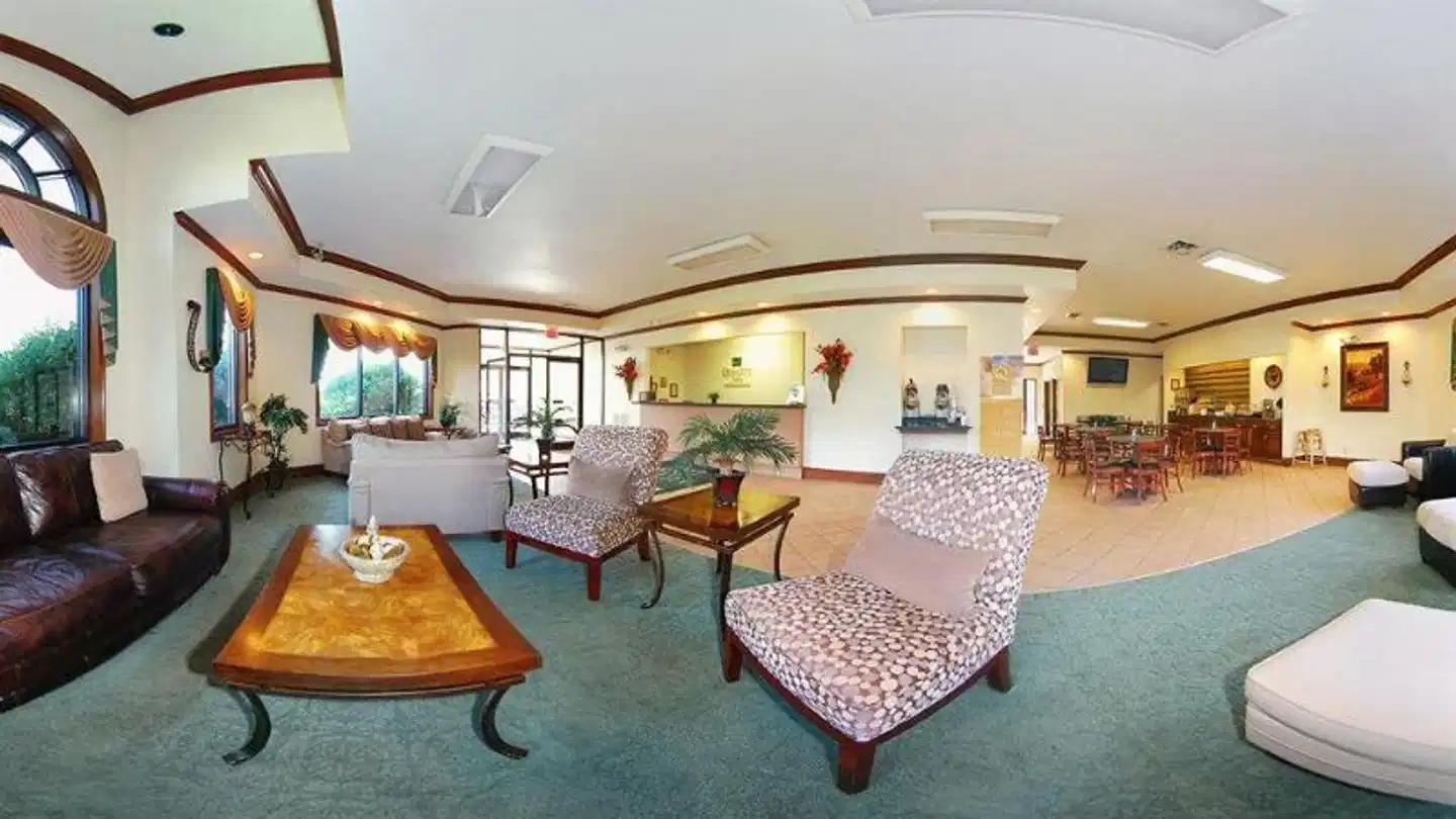 Travelodge by Wyndham Harriman Lobby